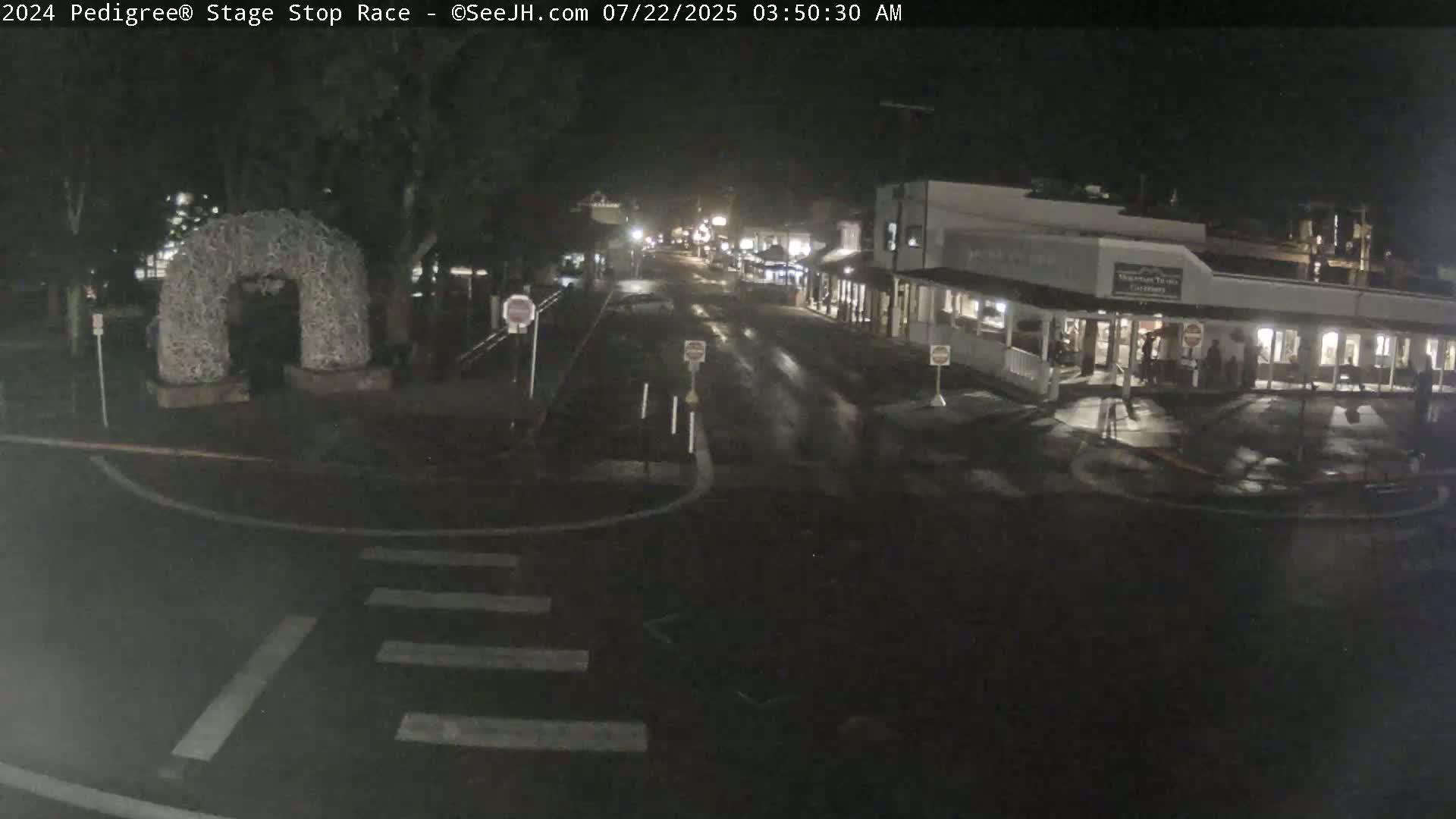 Jackson Hole's Elk Antler Arch Live Cam - Jackson, Teton, Wyoming, USA