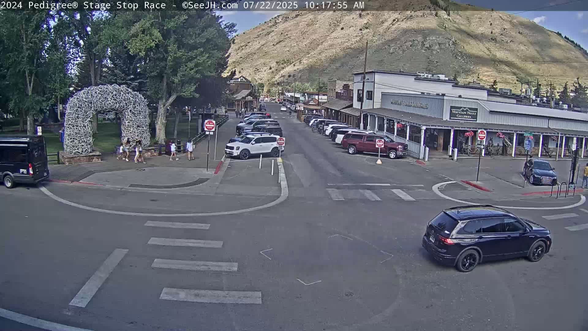 Jackson Hole's Elk Antler Arch Live Cam - Jackson, Teton, Wyoming, USA