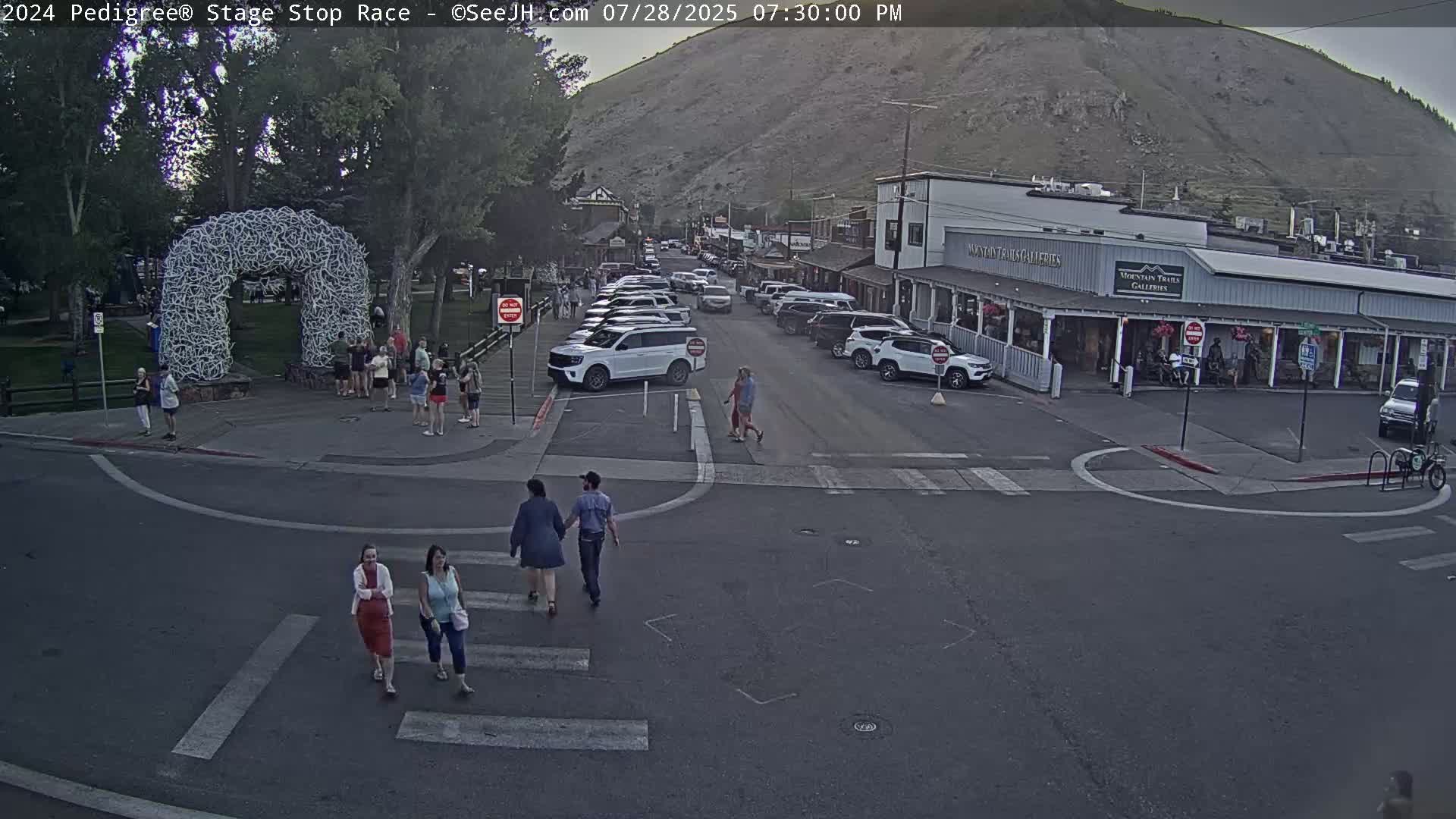 Jackson Hole's Elk Antler Arch Live Cam - Jackson, Teton, Wyoming, USA