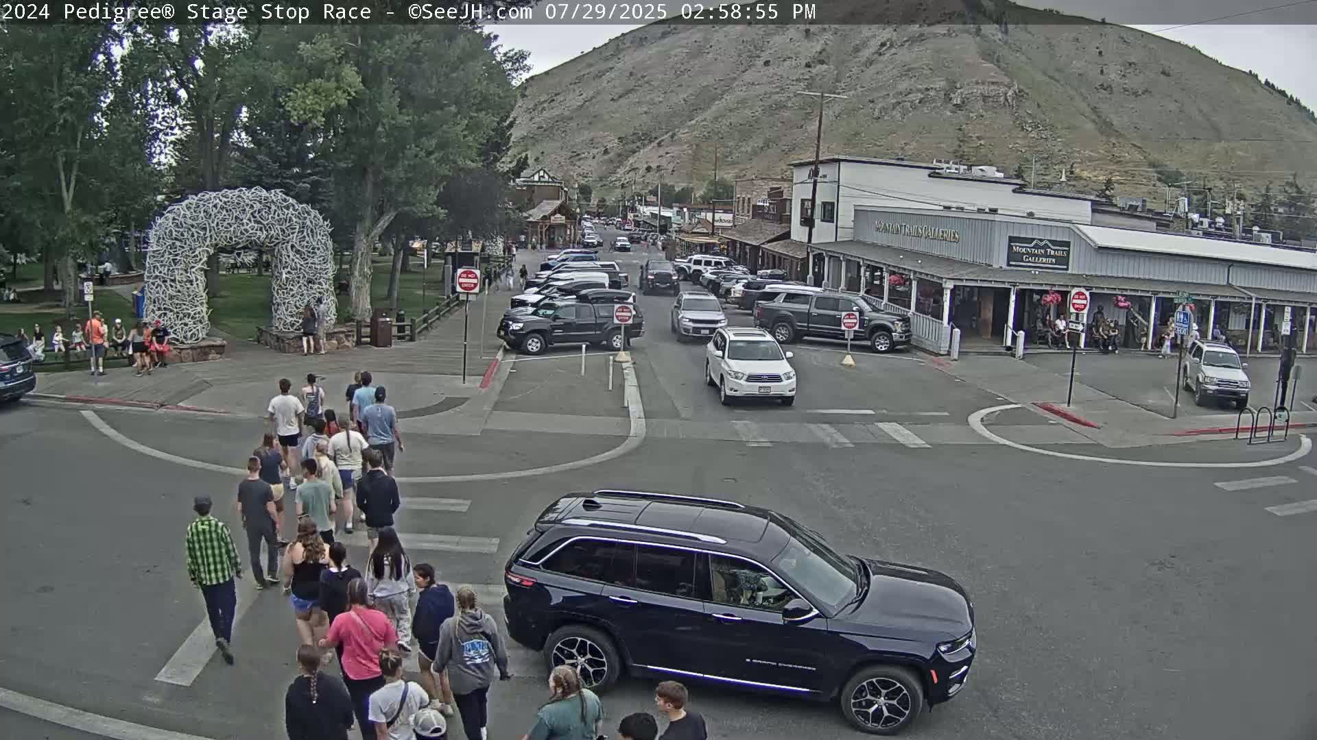 Jackson Hole's Elk Antler Arch Live Cam - Jackson, Teton, Wyoming, USA