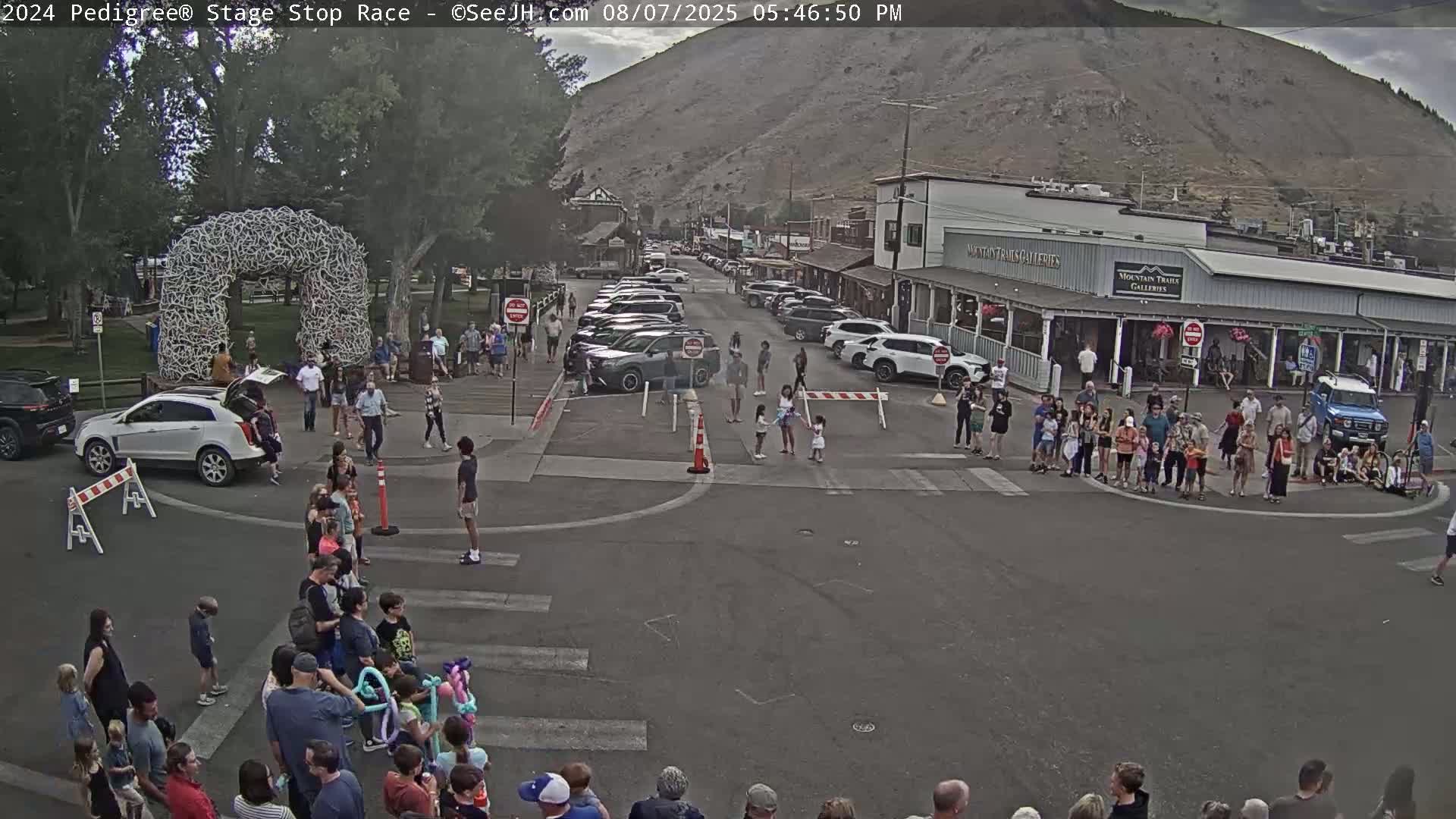 Jackson Hole's Elk Antler Arch Live Cam - Jackson, Teton, Wyoming, USA