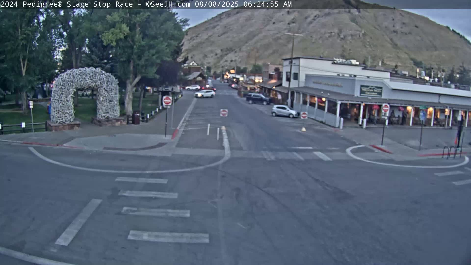 Jackson Hole's Elk Antler Arch Live Cam - Jackson, Teton, Wyoming, USA