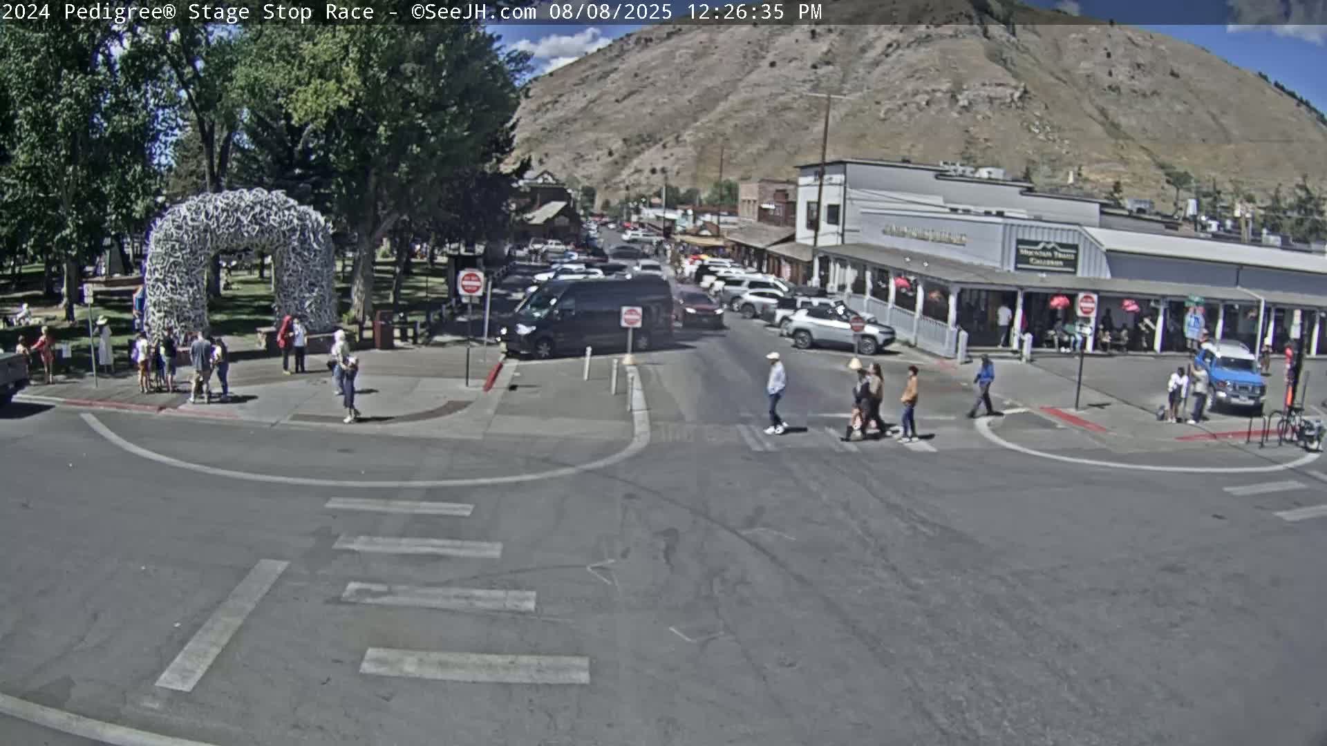 Jackson Hole's Elk Antler Arch Live Cam - Jackson, Teton, Wyoming, USA