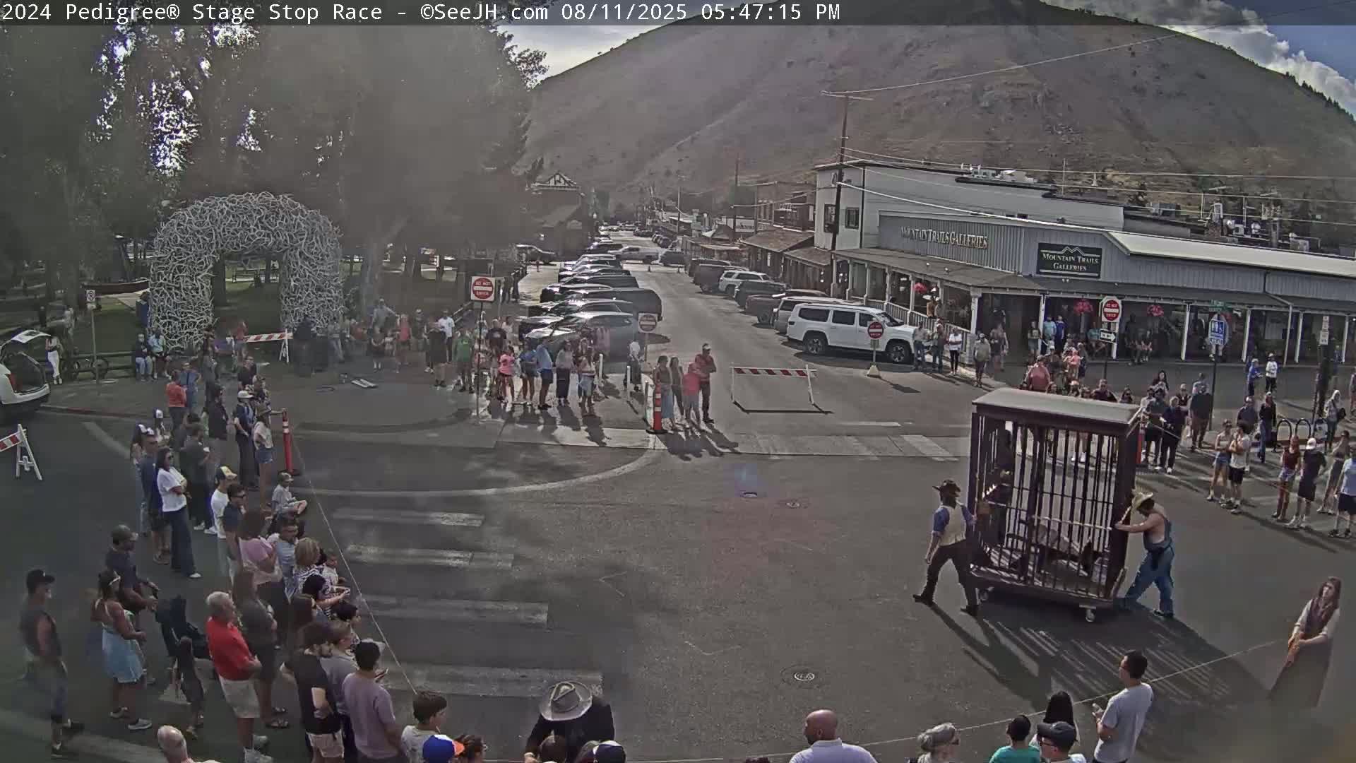 Jackson Hole's Elk Antler Arch Live Cam - Jackson, Teton, Wyoming, USA