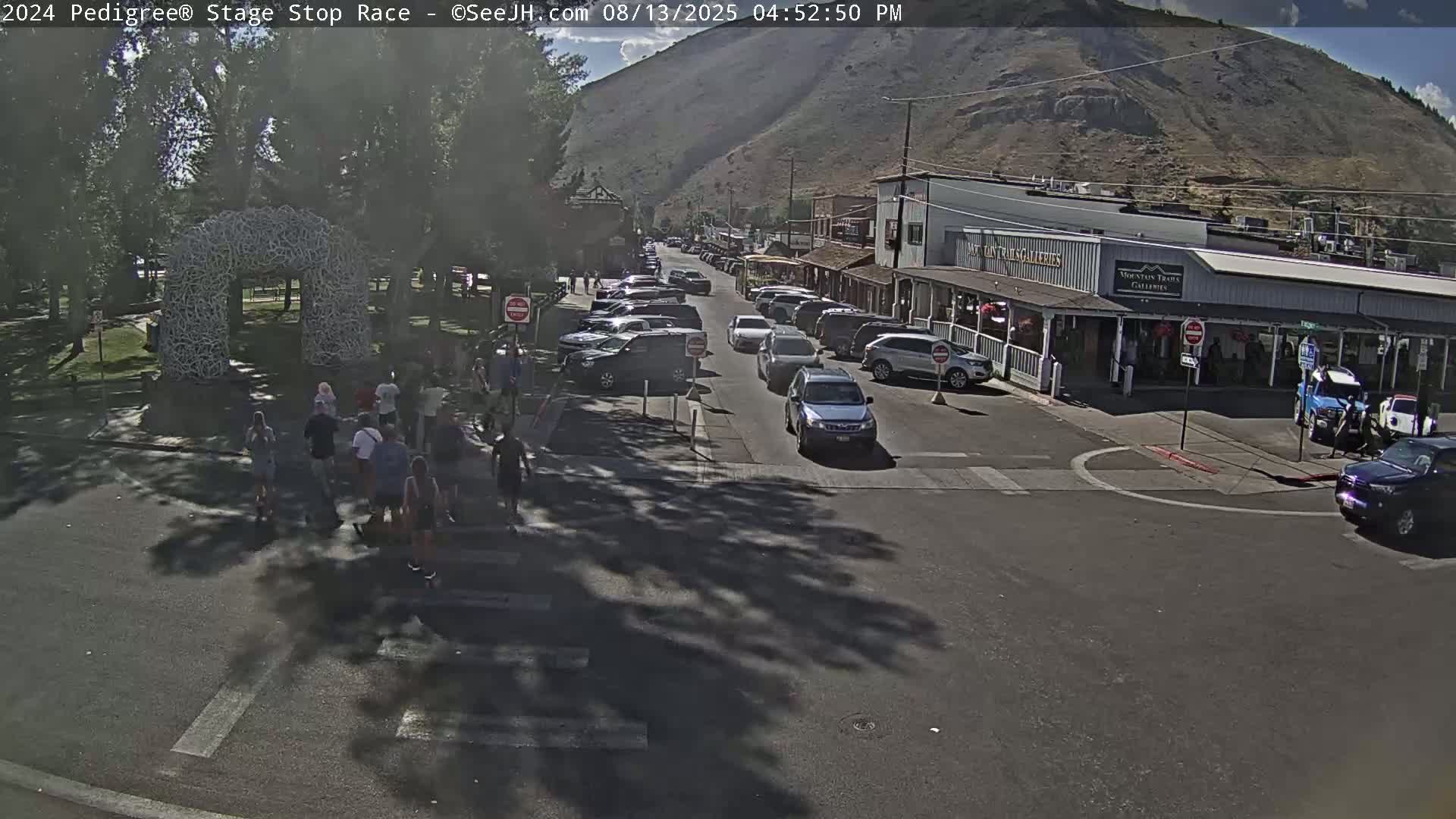 Jackson Hole's Elk Antler Arch Live Cam - Jackson, Teton, Wyoming, USA