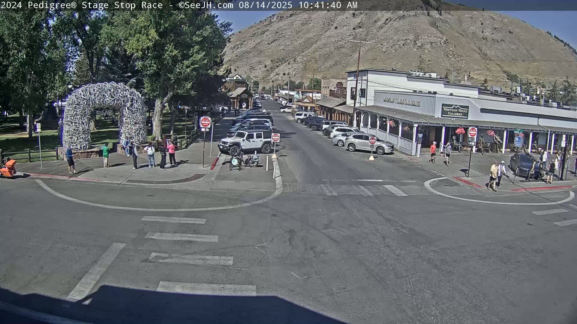 Jackson Hole's Elk Antler Arch Live Cam - Jackson, Teton, Wyoming, USA