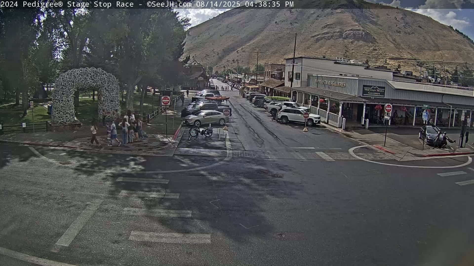Jackson Hole's Elk Antler Arch Live Cam - Jackson, Teton, Wyoming, USA