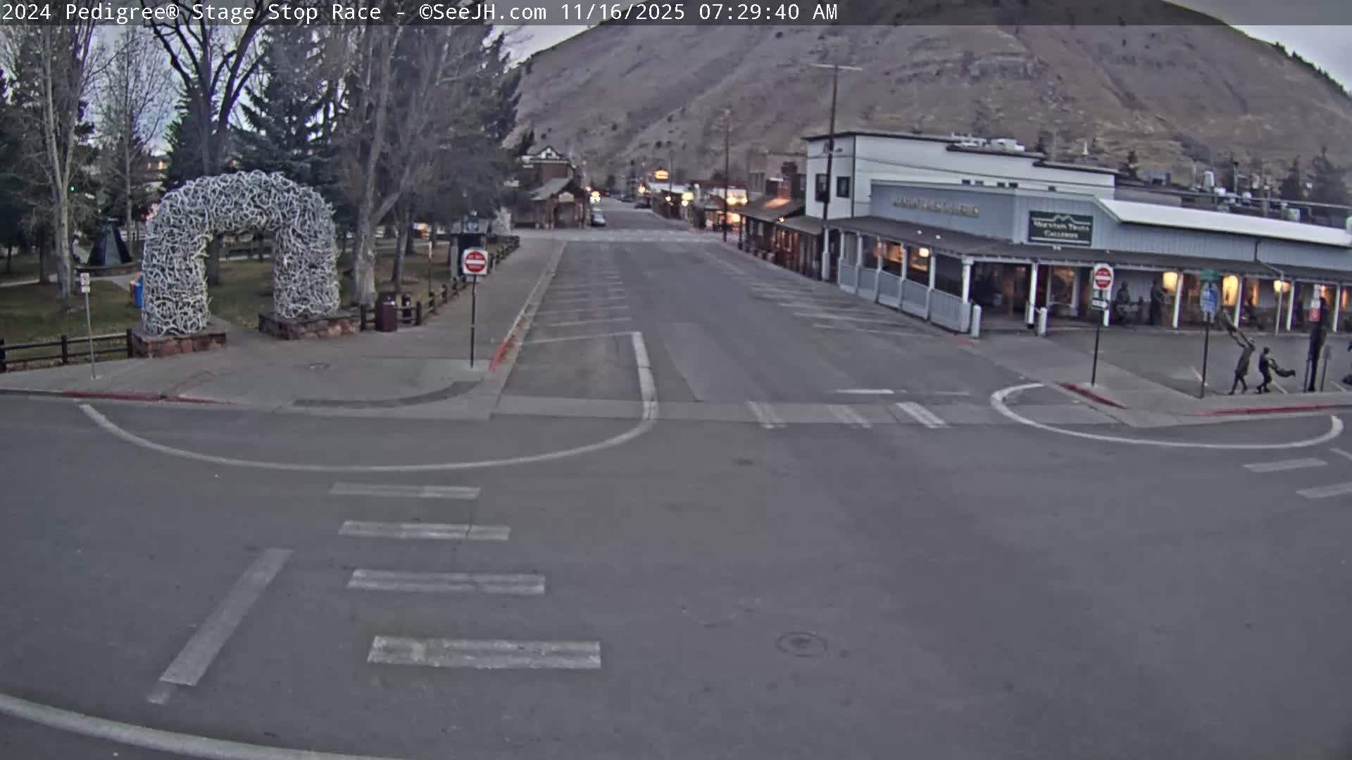 Jackson Hole's Elk Antler Arch Live Cam - Jackson, Teton, Wyoming, USA