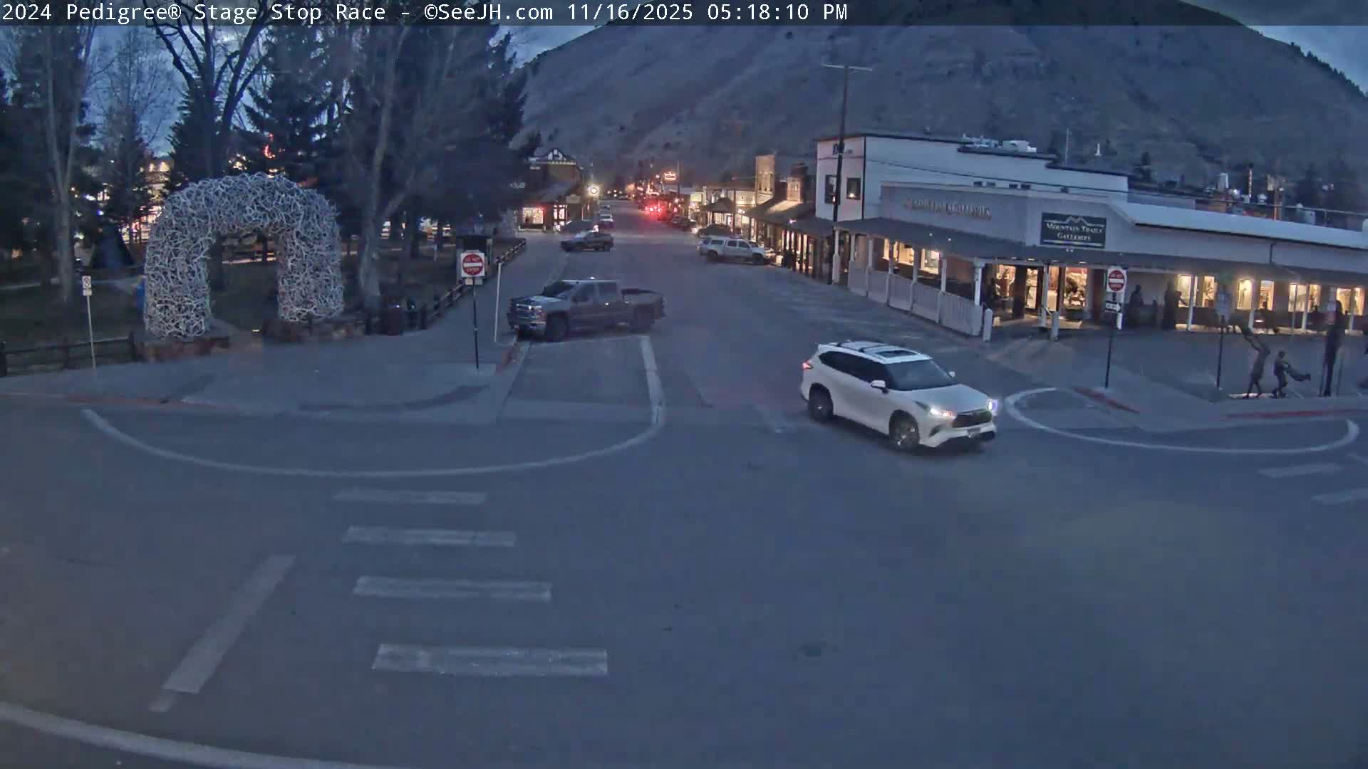 Jackson Hole's Elk Antler Arch Live Cam - Jackson, Teton, Wyoming, USA