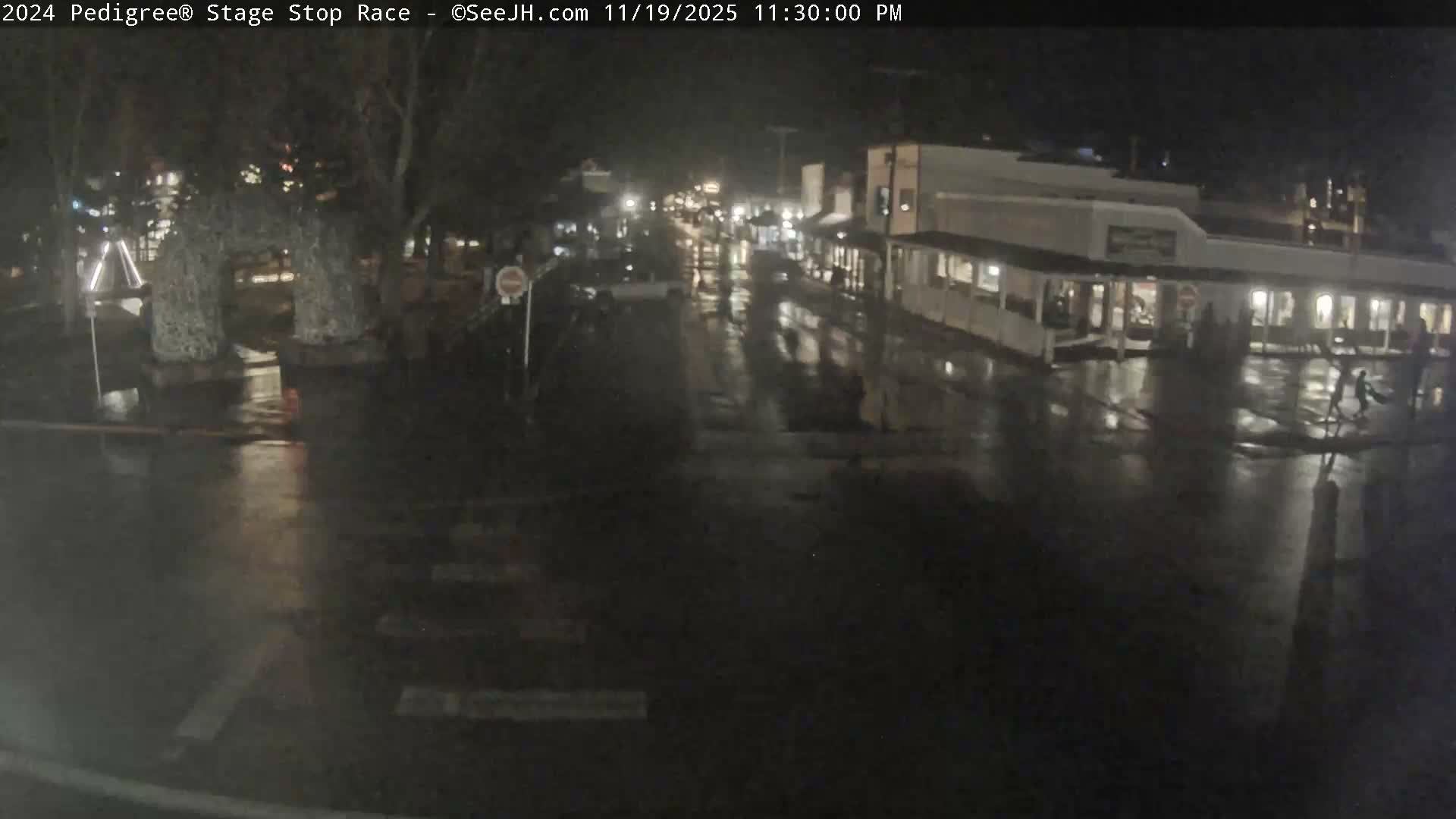 Jackson Hole's Elk Antler Arch Live Cam - Jackson, Teton, Wyoming, USA