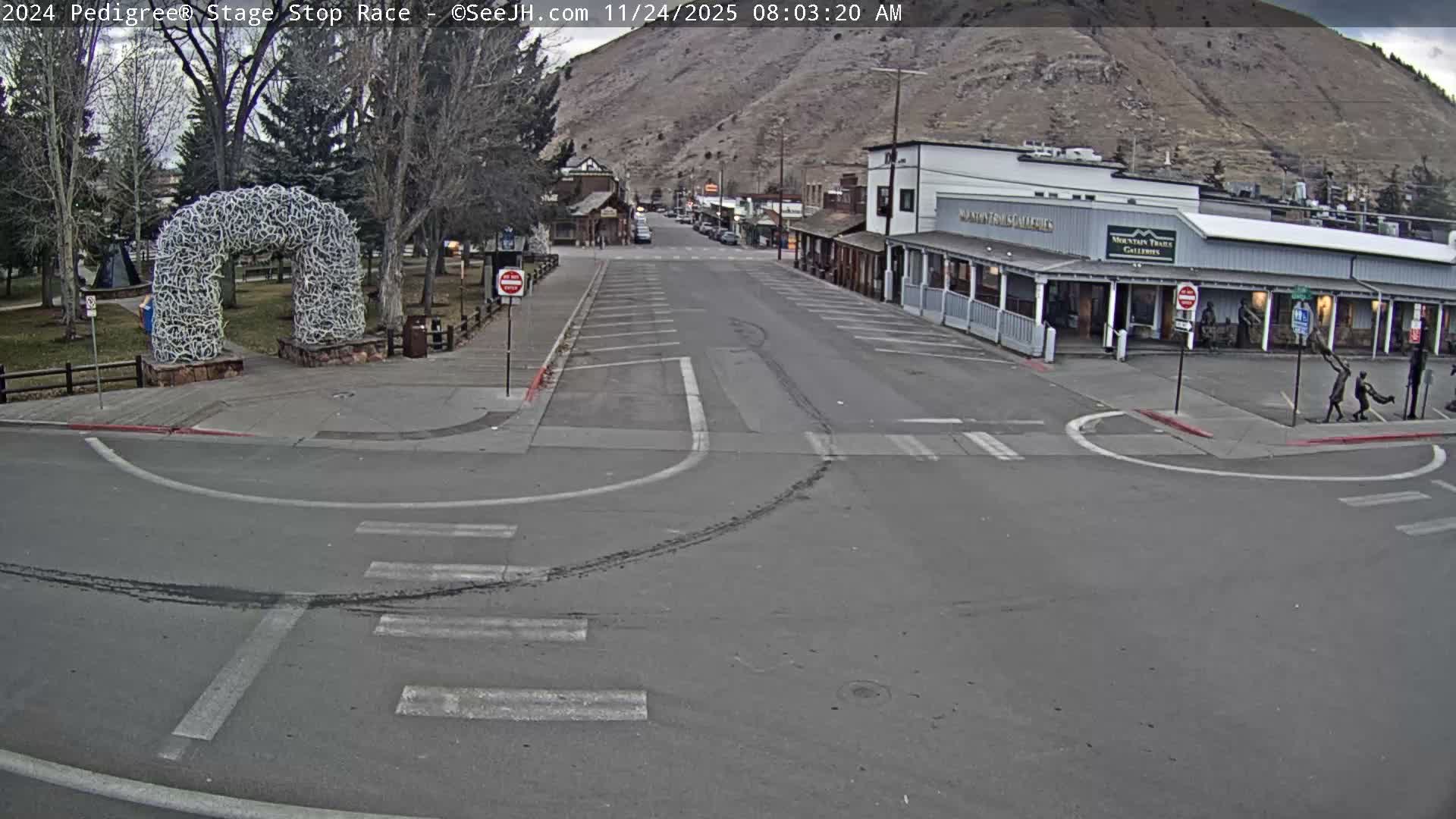 Jackson Hole's Elk Antler Arch Live Cam - Jackson, Teton, Wyoming, USA
