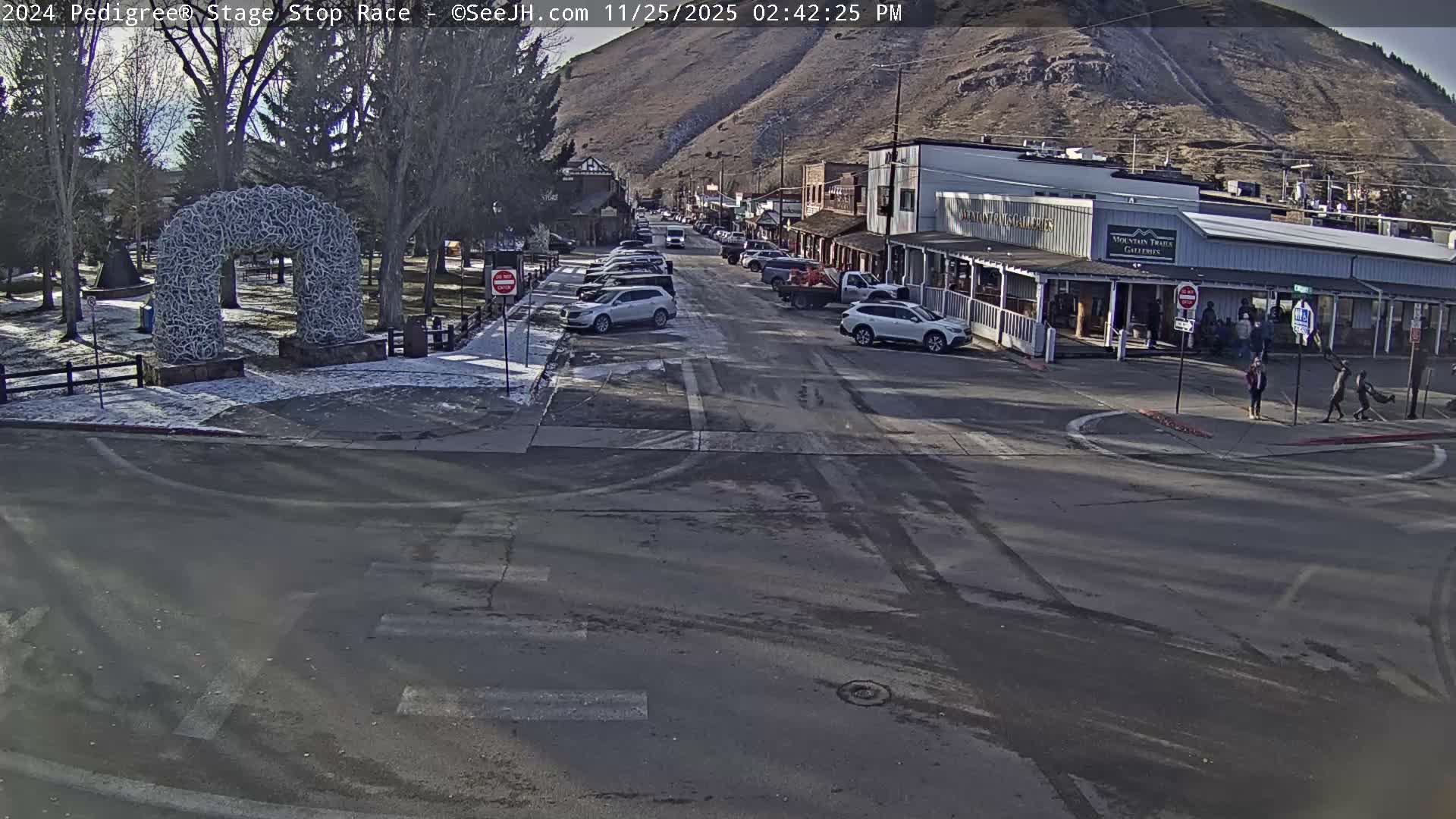 Jackson Hole's Elk Antler Arch Live Cam - Jackson, Teton, Wyoming, USA
