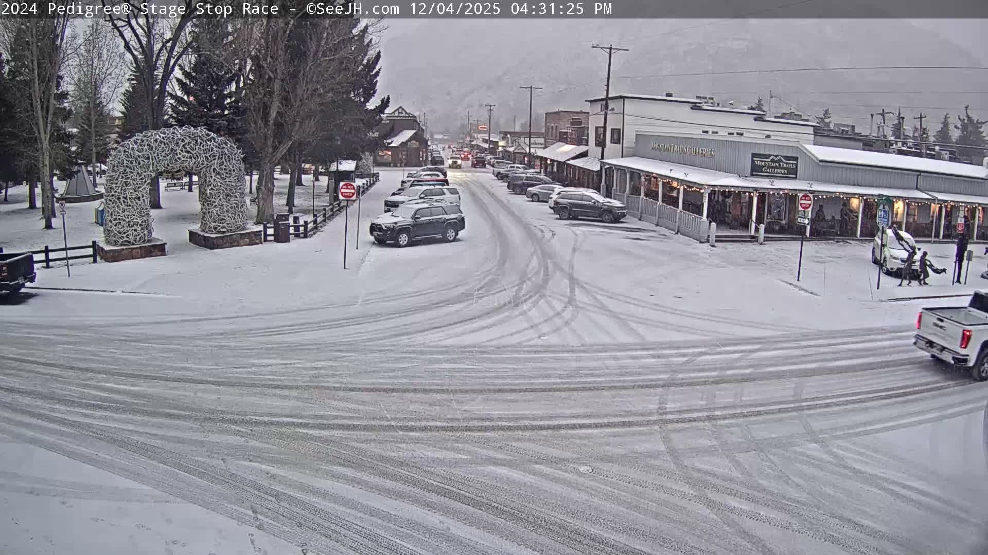 Jackson Hole's Elk Antler Arch Live Cam - Jackson, Teton, Wyoming, USA