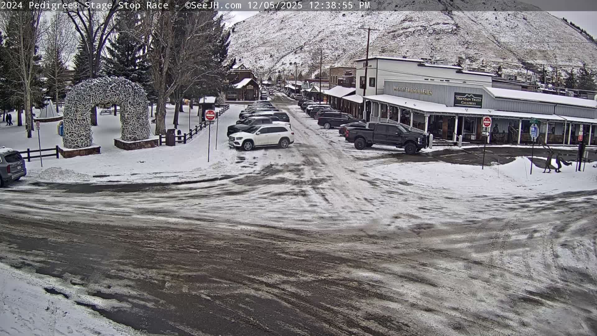 Jackson Hole's Elk Antler Arch Live Cam - Jackson, Teton, Wyoming, USA