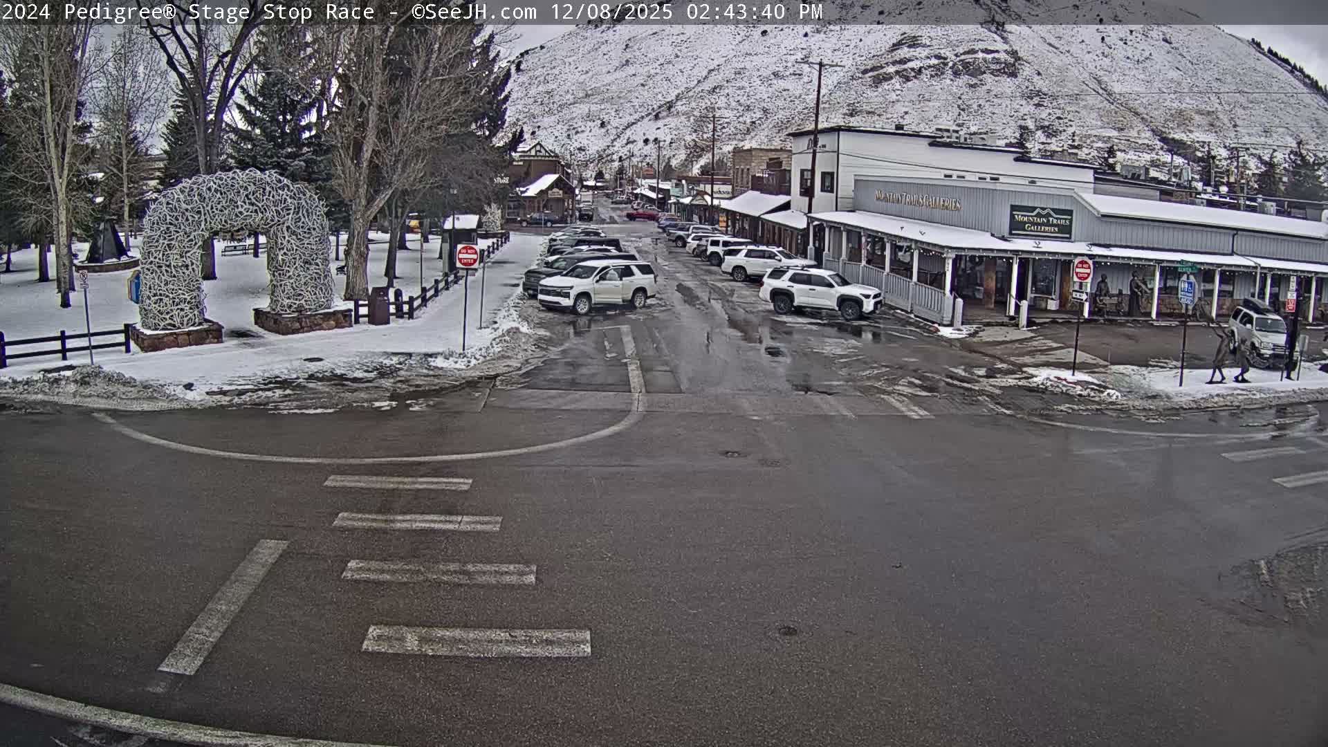 Jackson Hole's Elk Antler Arch Live Cam - Jackson, Teton, Wyoming, USA