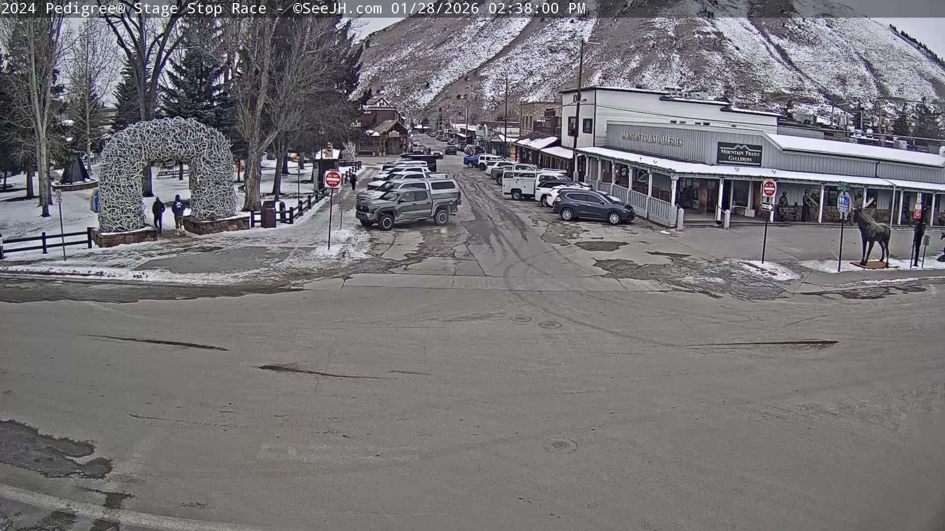 Jackson Hole's Elk Antler Arch Live Cam - Jackson, Teton, Wyoming, USA