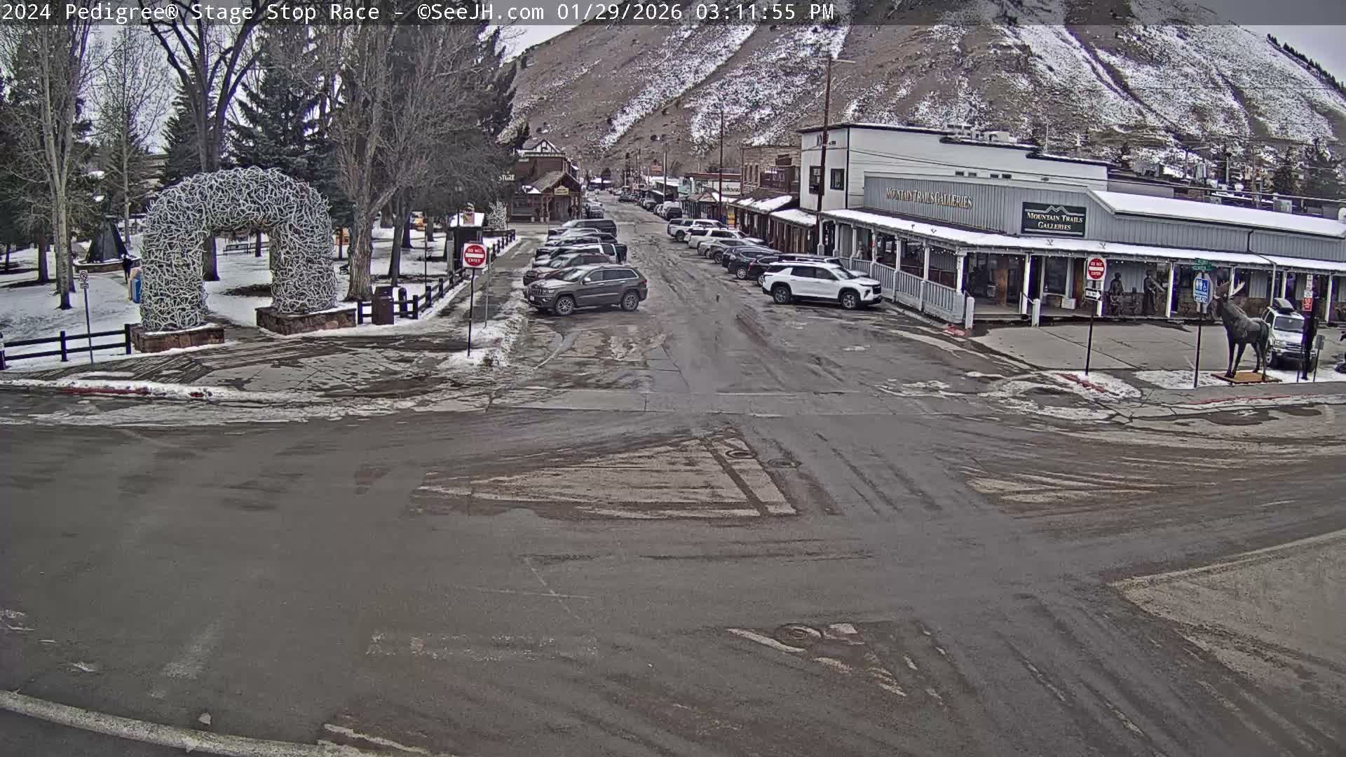Jackson Hole's Elk Antler Arch Live Cam - Jackson, Teton, Wyoming, USA