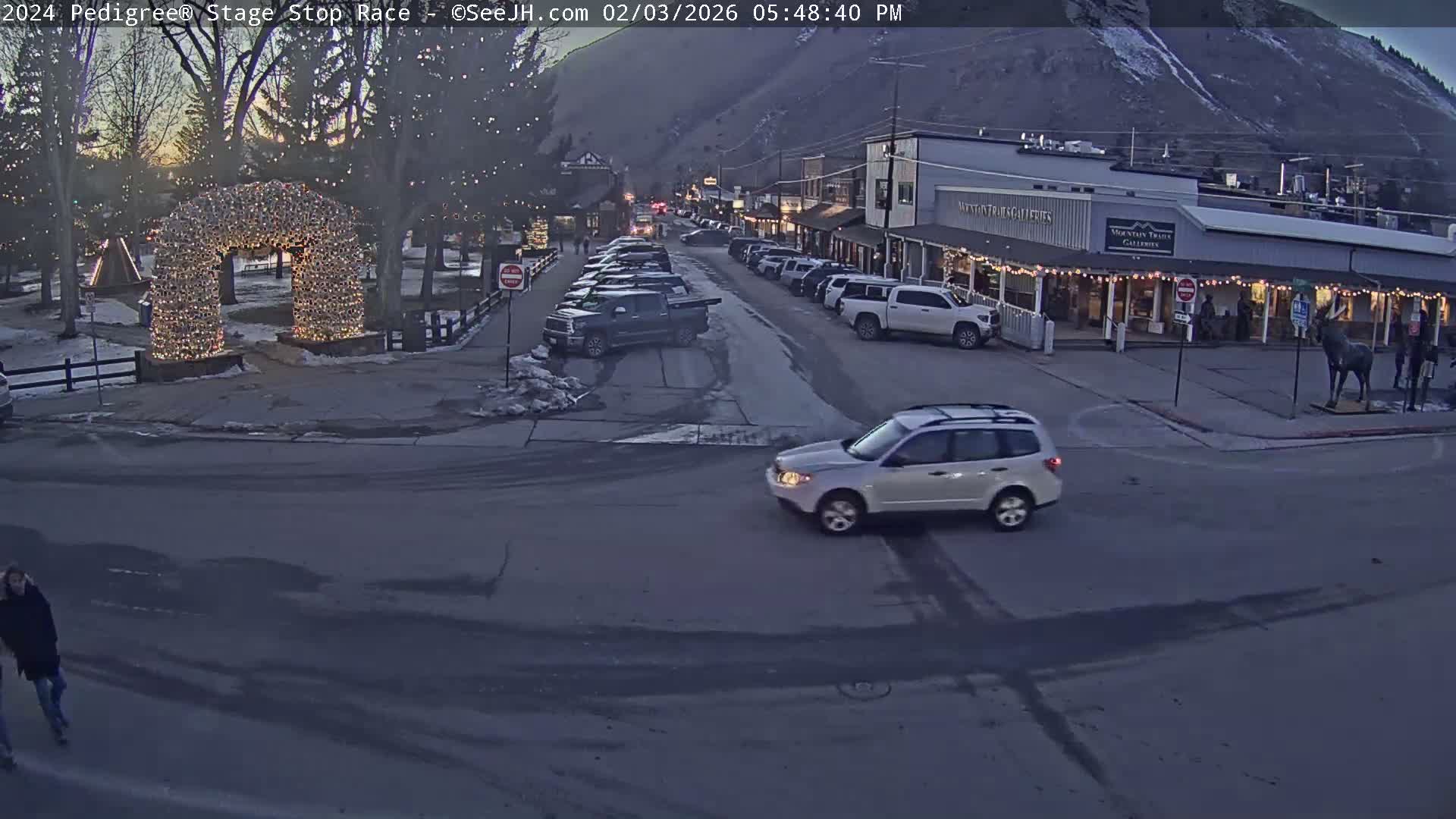Jackson Hole's Elk Antler Arch Live Cam - Jackson, Teton, Wyoming, USA