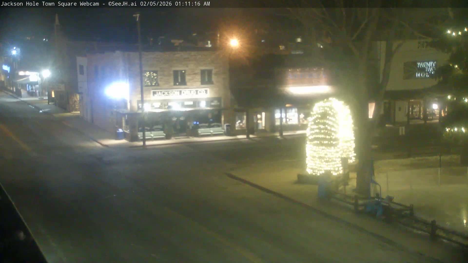 Jackson Hole's Elk Antler Arch Live Cam - Jackson, Teton, Wyoming, USA