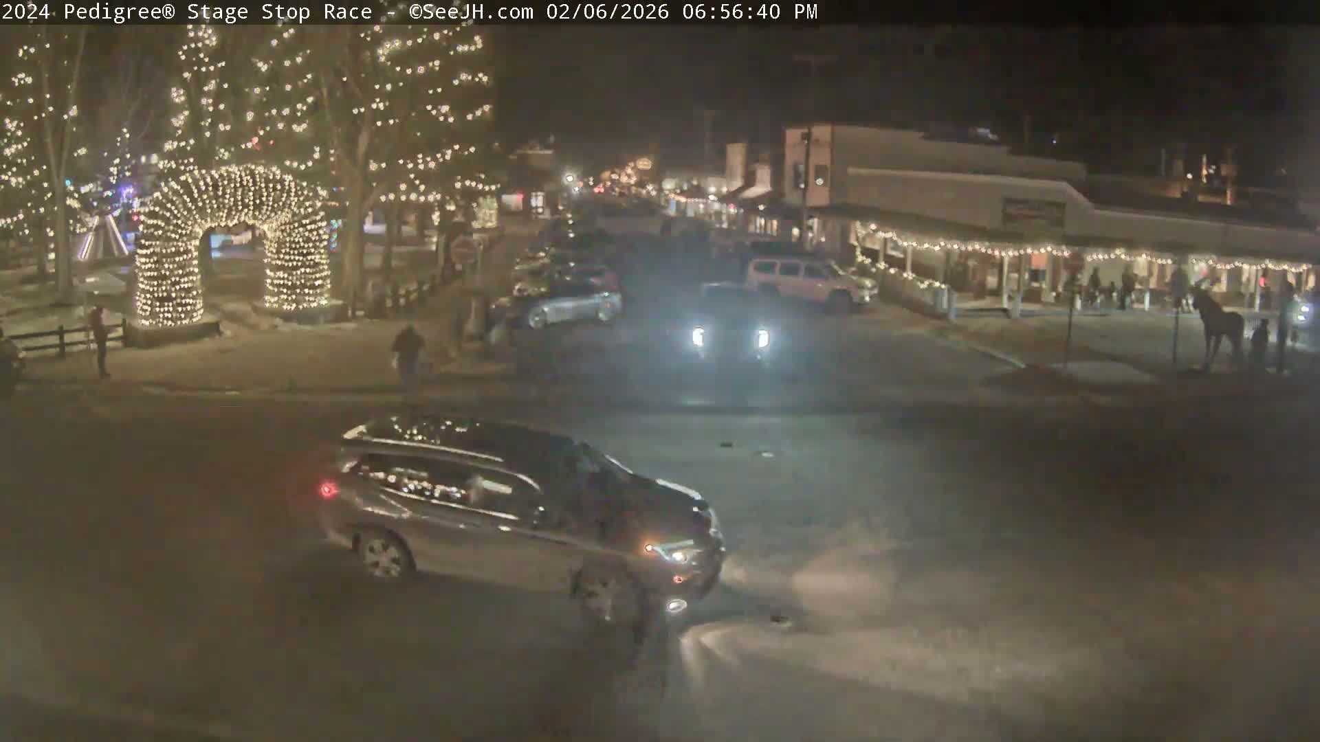 Jackson Hole's Elk Antler Arch Live Cam - Jackson, Teton, Wyoming, USA