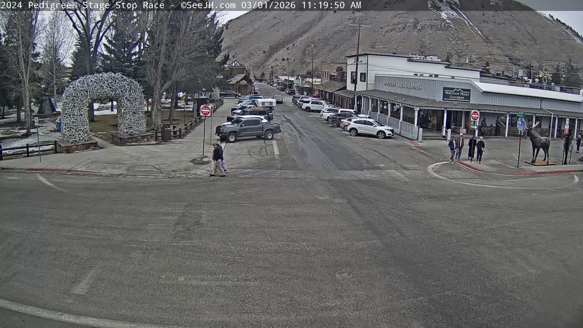 Jackson Hole's Elk Antler Arch Live Cam - Jackson, Teton, Wyoming, USA