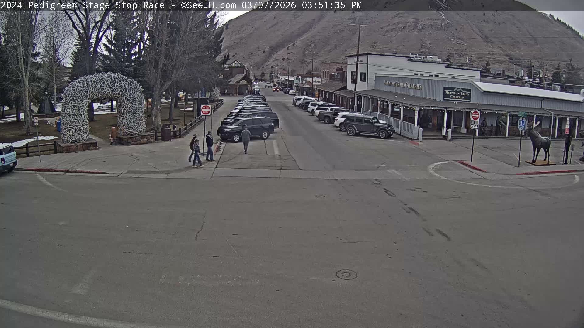 Jackson Hole's Elk Antler Arch Live Cam - Jackson, Teton, Wyoming, USA