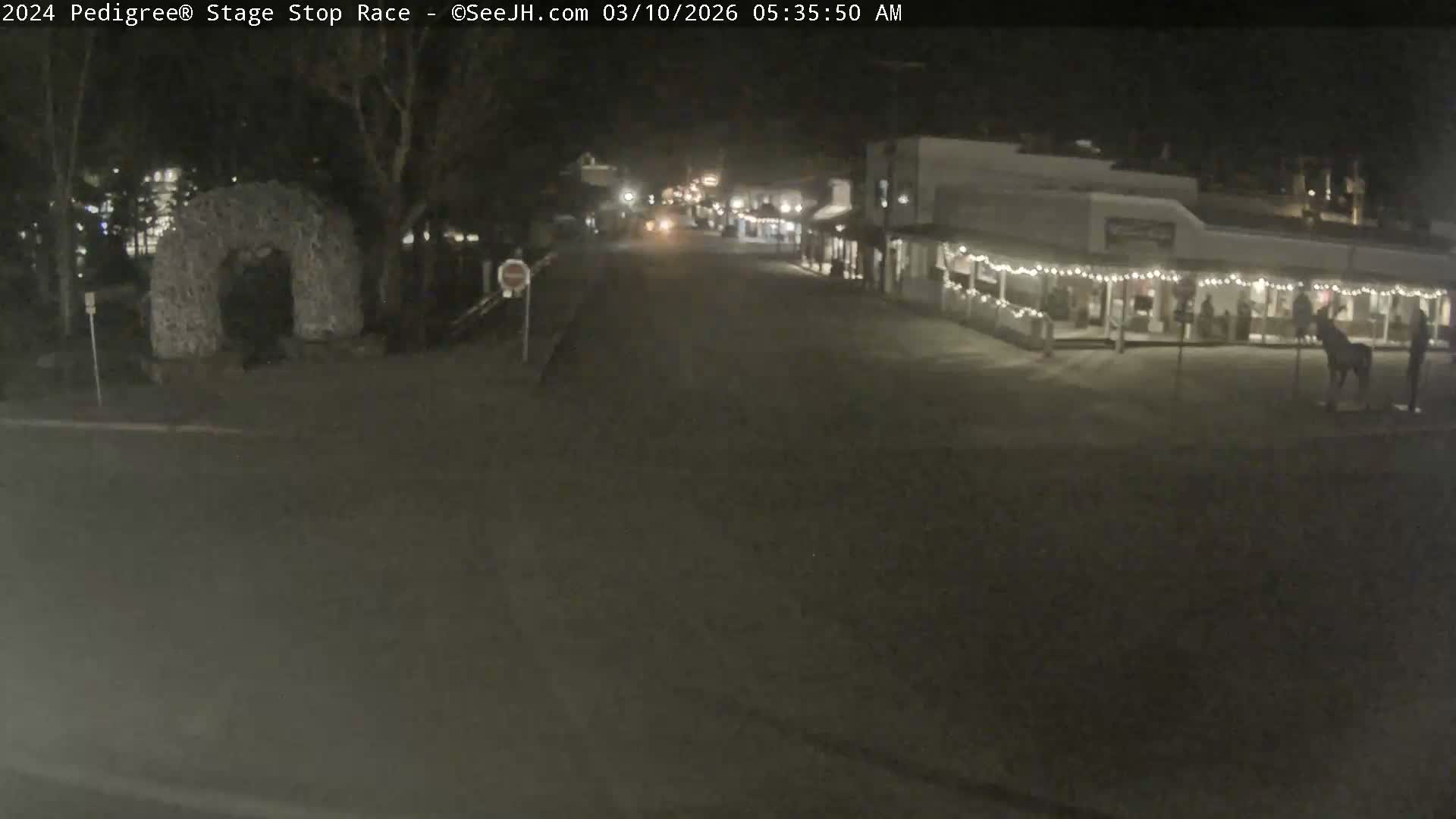 Jackson Hole's Elk Antler Arch Live Cam - Jackson, Teton, Wyoming, USA