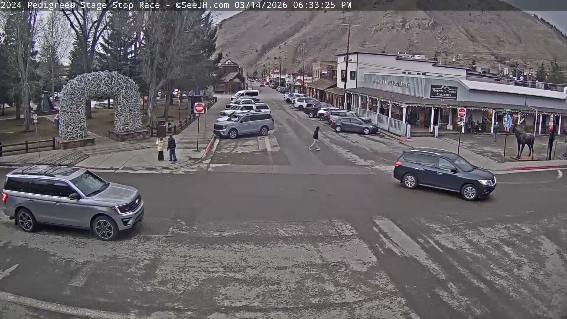 Jackson Hole's Elk Antler Arch Live Cam - Jackson, Teton, Wyoming, USA