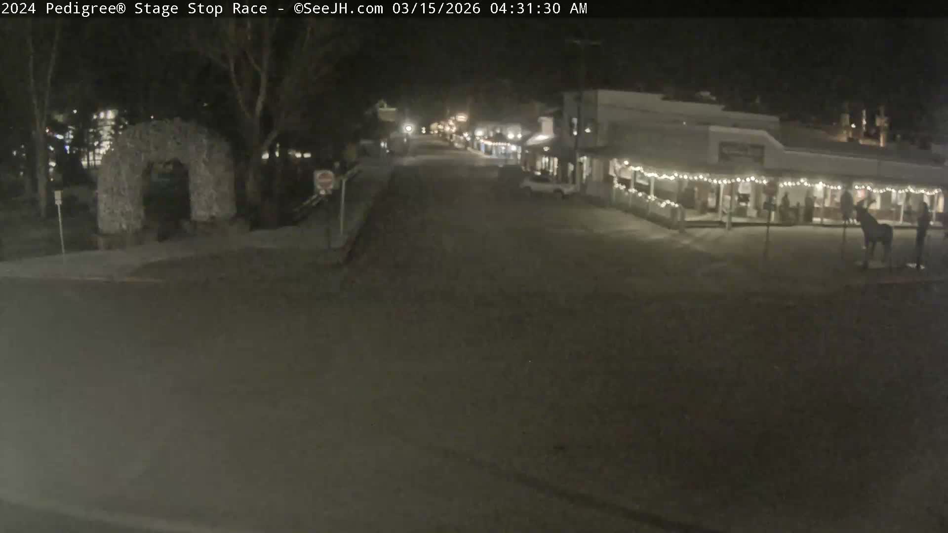Jackson Hole's Elk Antler Arch Live Cam - Jackson, Teton, Wyoming, USA