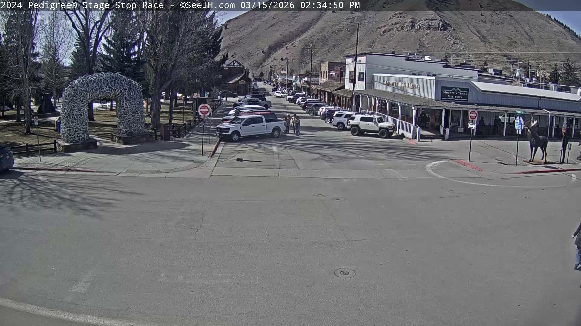 Jackson Hole's Elk Antler Arch Live Cam - Jackson, Teton, Wyoming, USA