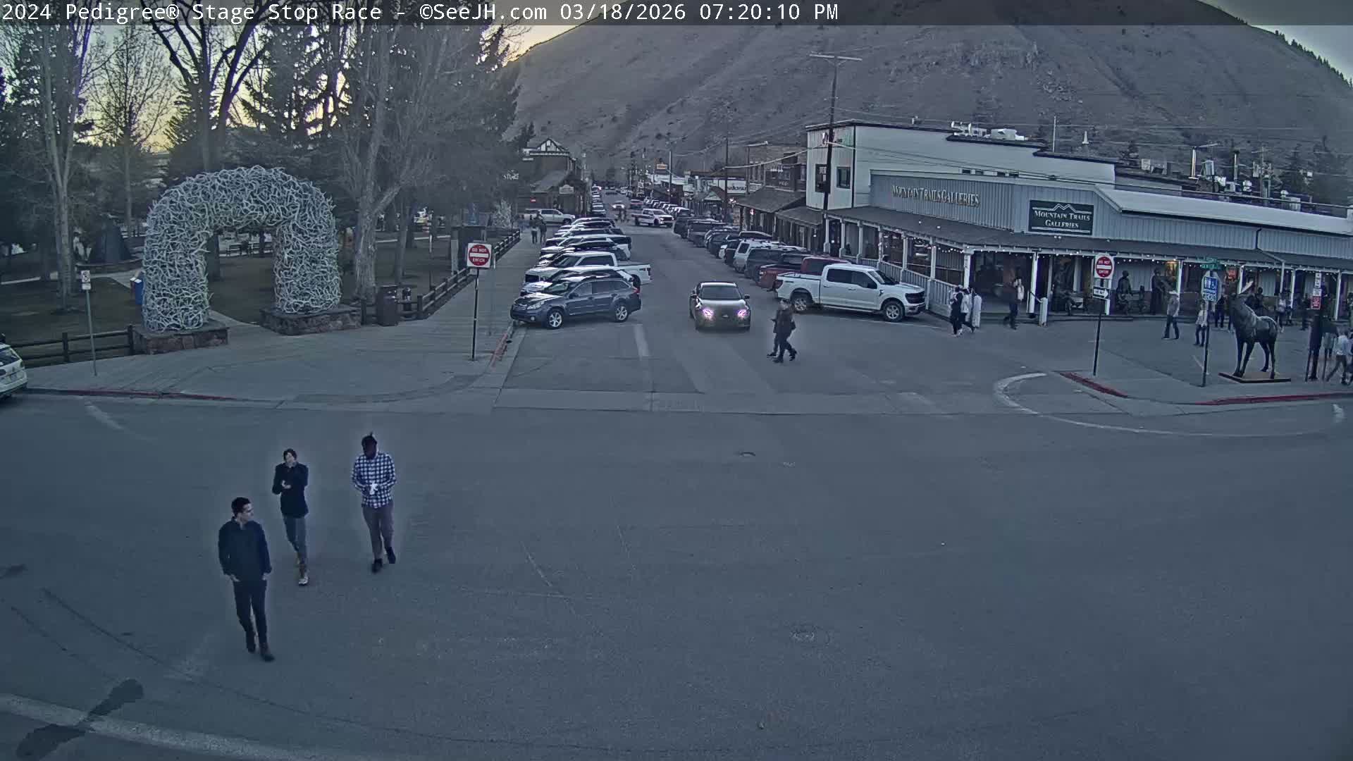 Jackson Hole's Elk Antler Arch Live Cam - Jackson, Teton, Wyoming, USA
