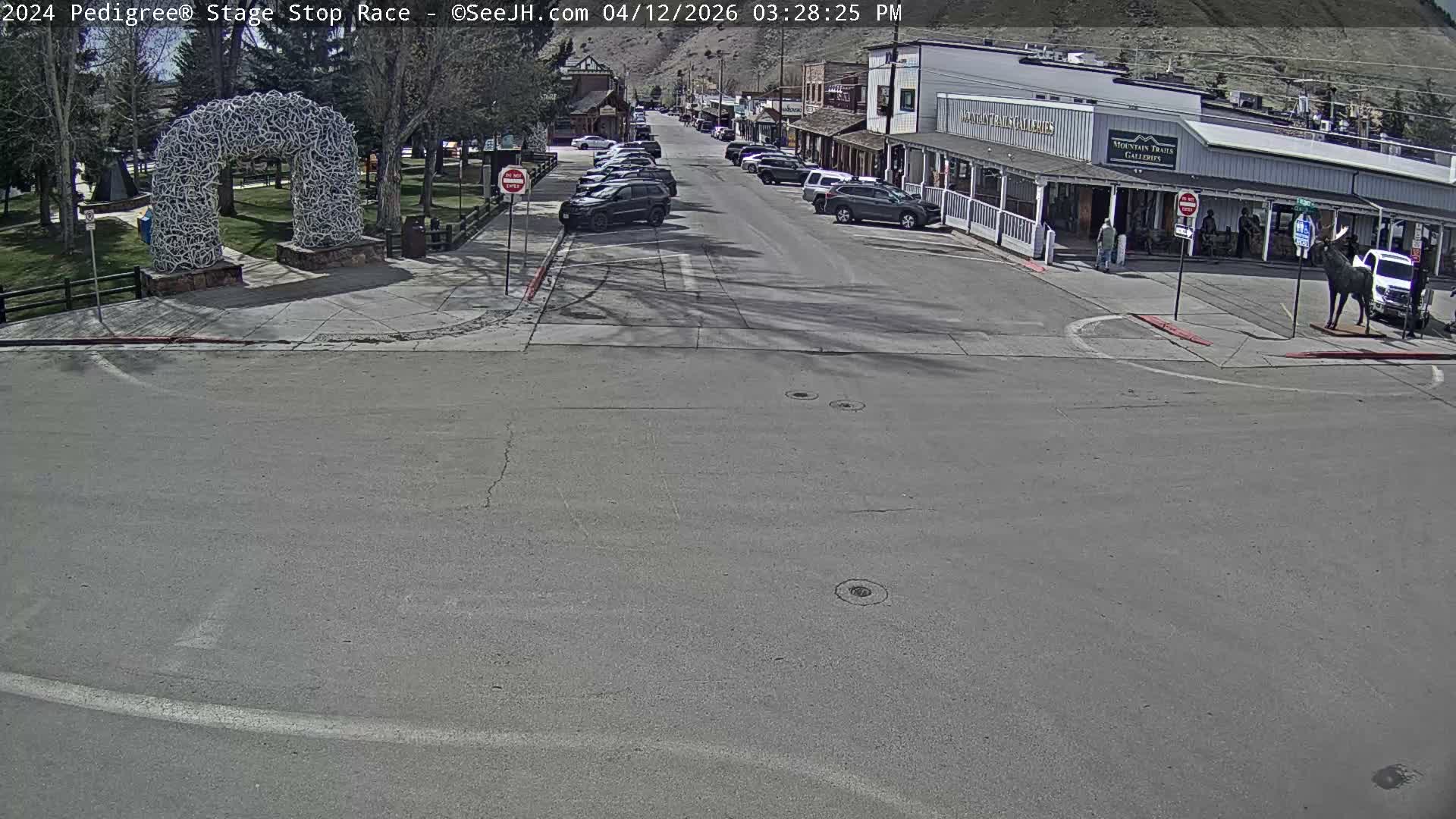 Jackson Hole's Elk Antler Arch Live Cam - Jackson, Teton, Wyoming, USA