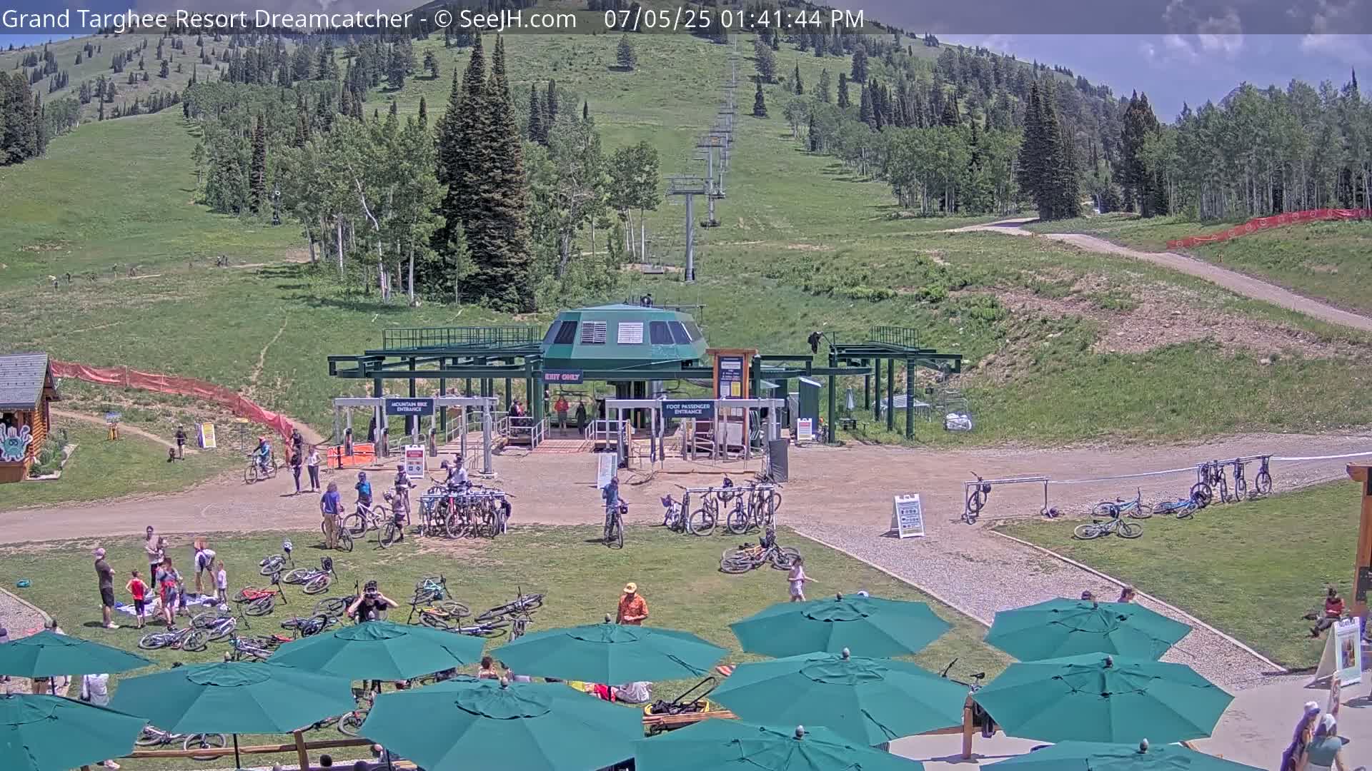 Grand Targhee Resort Ski Lifts & Slopes Live Cam - Alta, Teton, Wyoming, USA