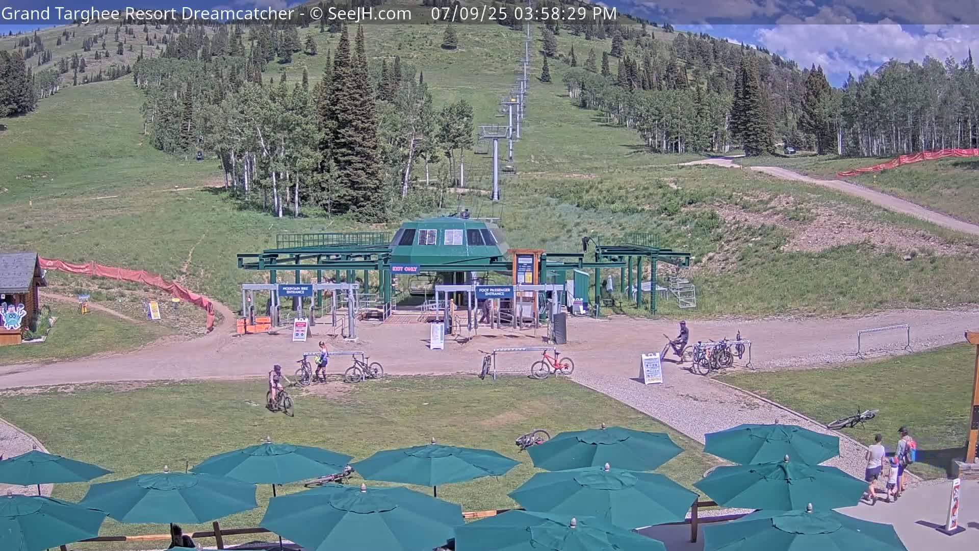 Grand Targhee Resort Ski Lifts & Slopes Live Cam - Alta, Teton, Wyoming, USA