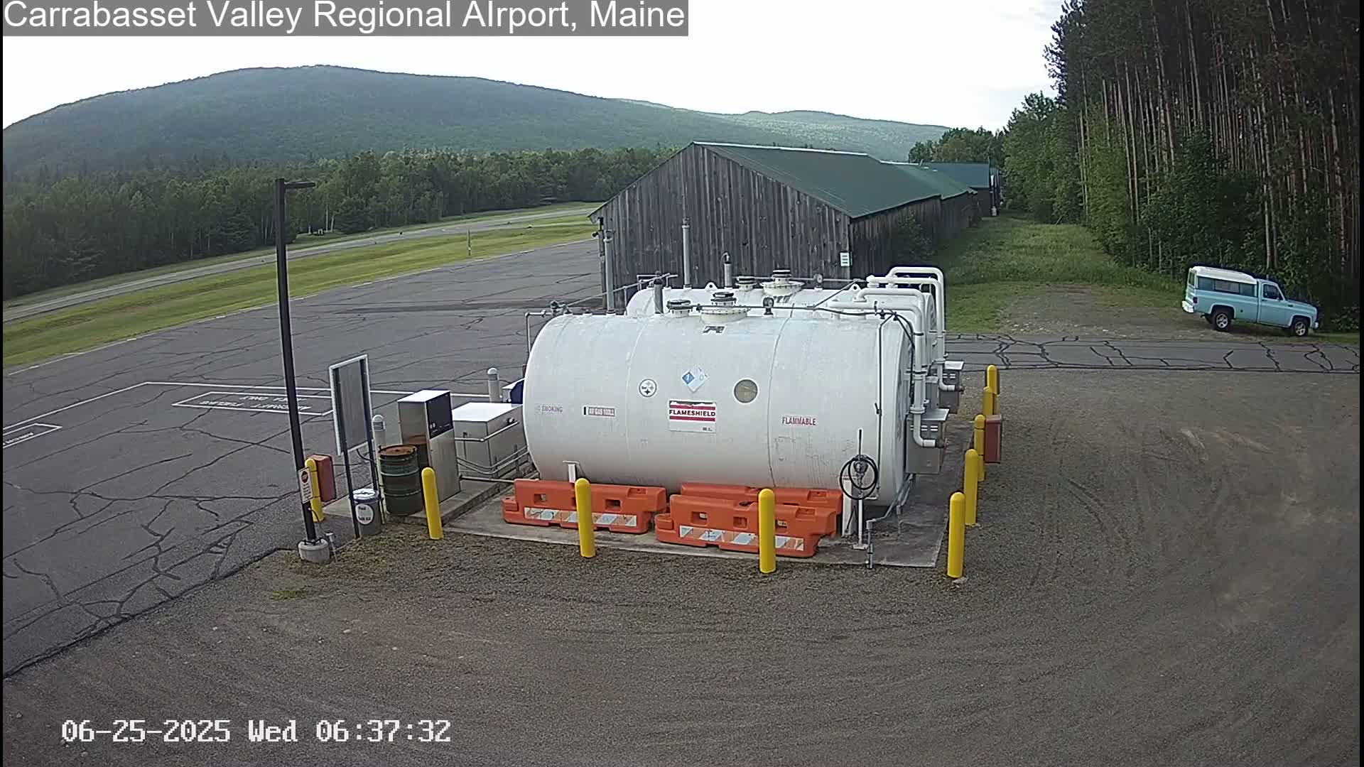 Kingsfield, Carrabassett Valley, Sugarloaf Regional Airport Live Cam - Kingsfield, Franklin, Maine, USA