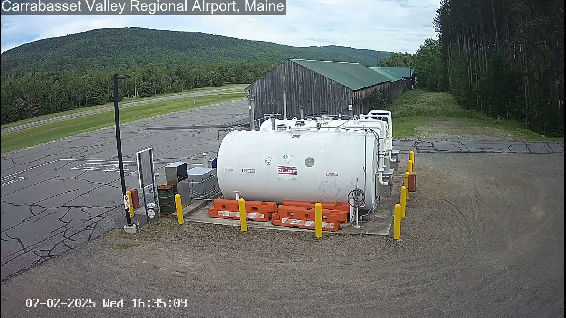 Kingsfield, Carrabassett Valley, Sugarloaf Regional Airport Live Cam - Kingsfield, Franklin, Maine, USA