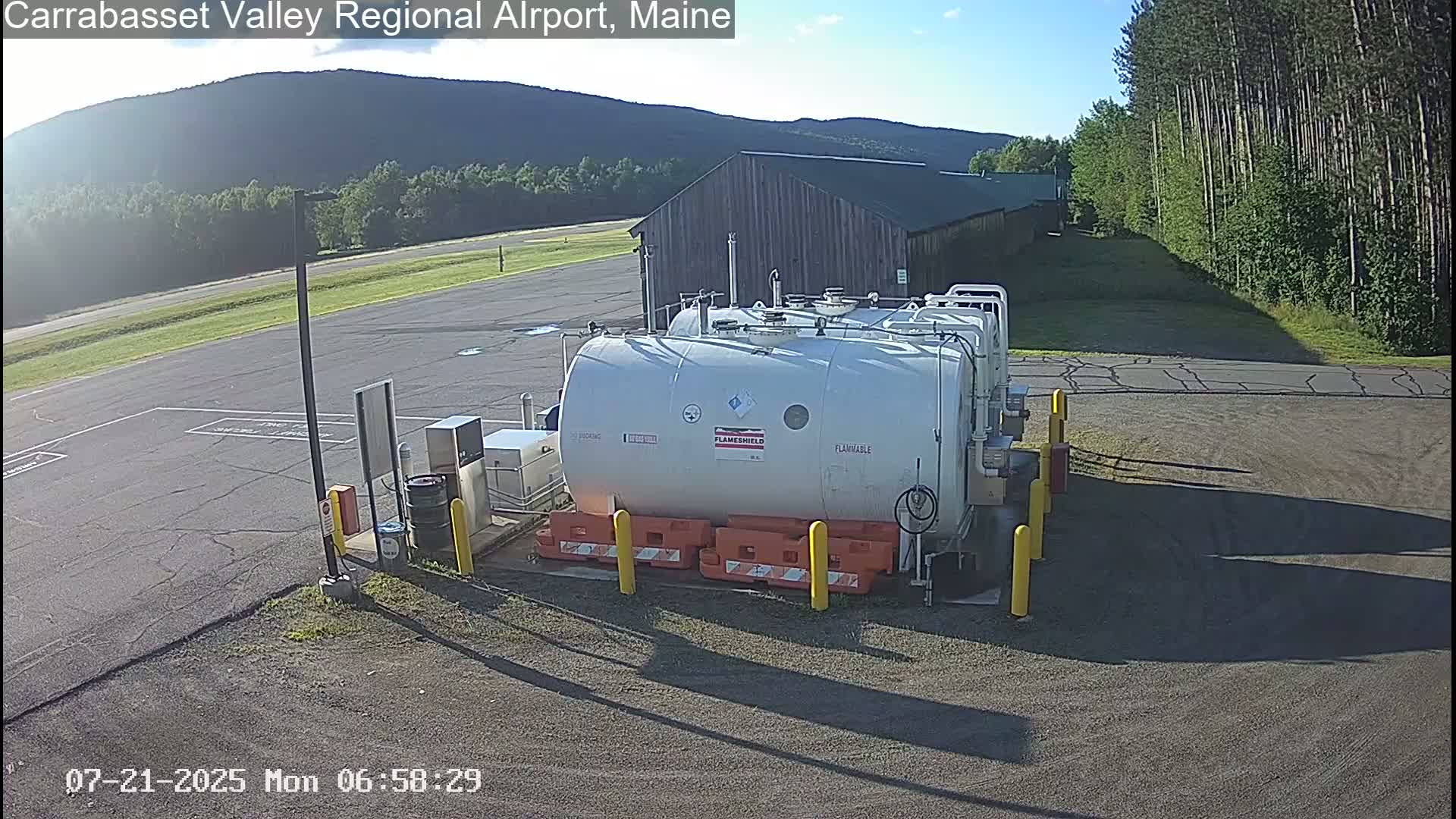 Kingsfield, Carrabassett Valley, Sugarloaf Regional Airport Live Cam - Kingsfield, Franklin, Maine, USA