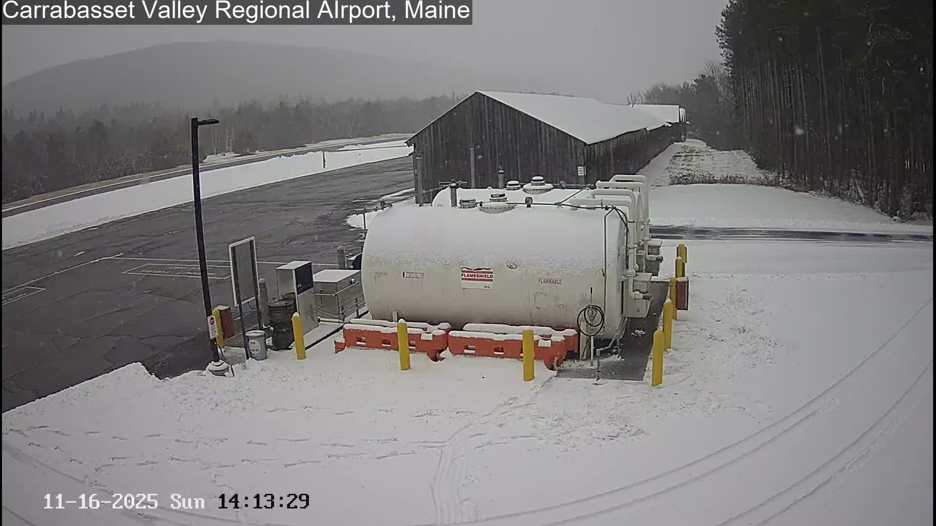 Kingsfield, Carrabassett Valley, Sugarloaf Regional Airport Live Cam - Kingsfield, Franklin, Maine, USA