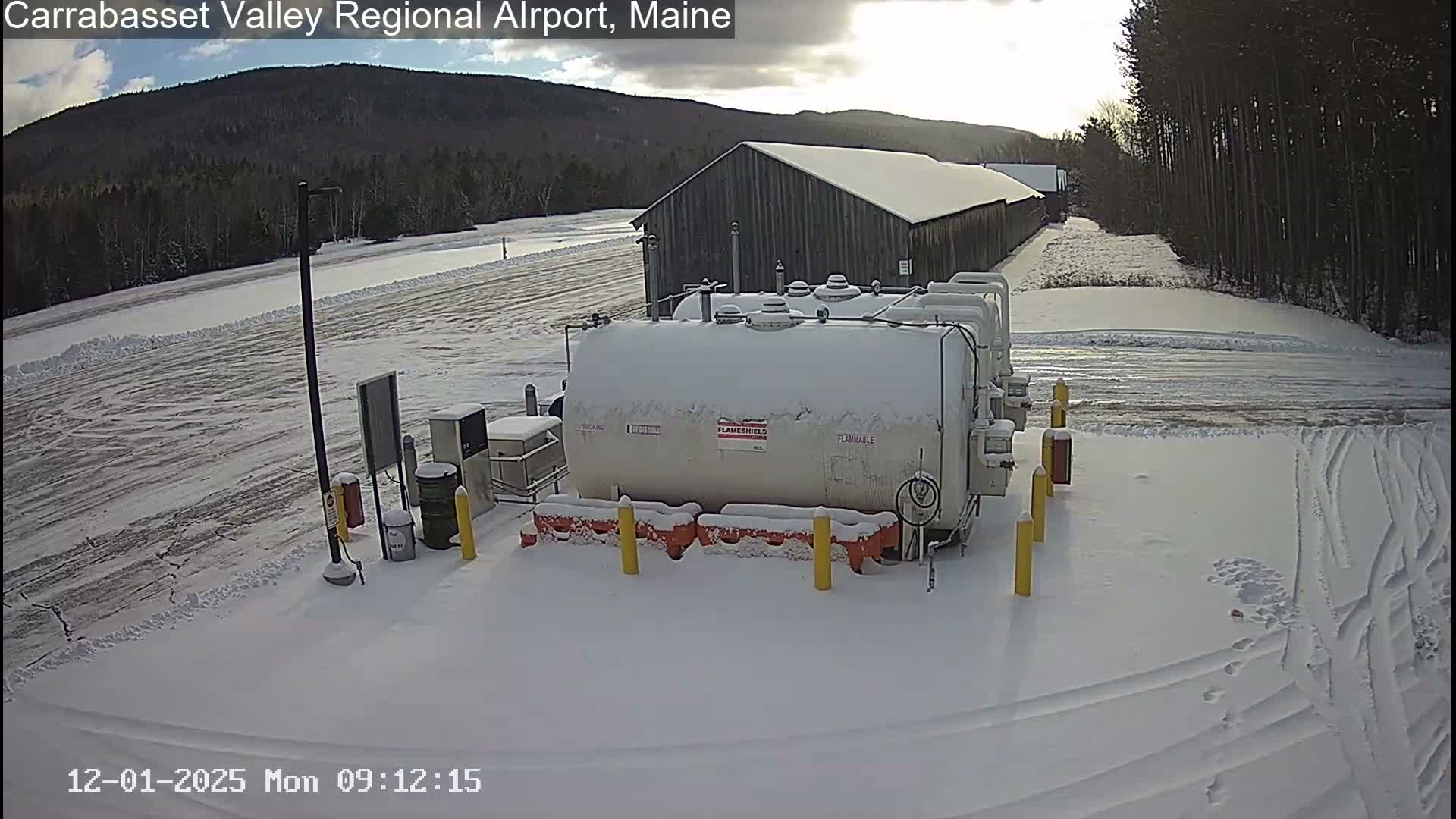 Kingsfield, Carrabassett Valley, Sugarloaf Regional Airport Live Cam - Kingsfield, Franklin, Maine, USA