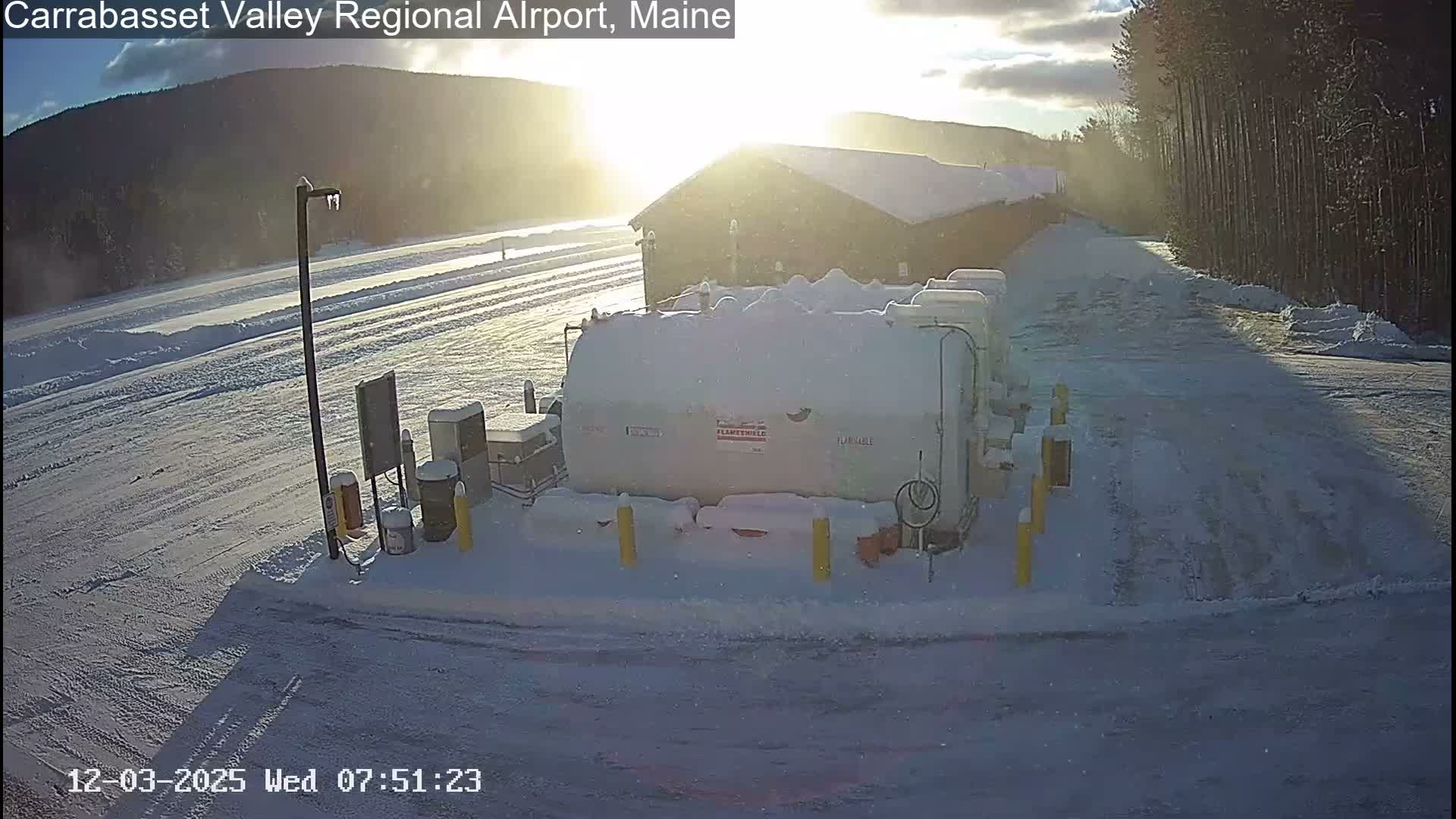Kingsfield, Carrabassett Valley, Sugarloaf Regional Airport Live Cam - Kingsfield, Franklin, Maine, USA