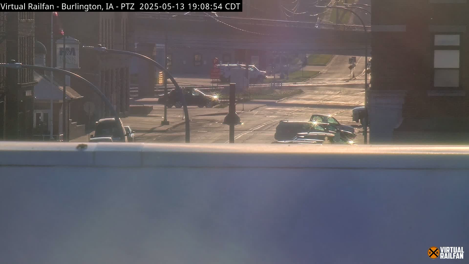 Burlington City & Mississippi River& BNSF Railway Burlington Station Live Cam - Burlington, Des Moines, Iowa, USA