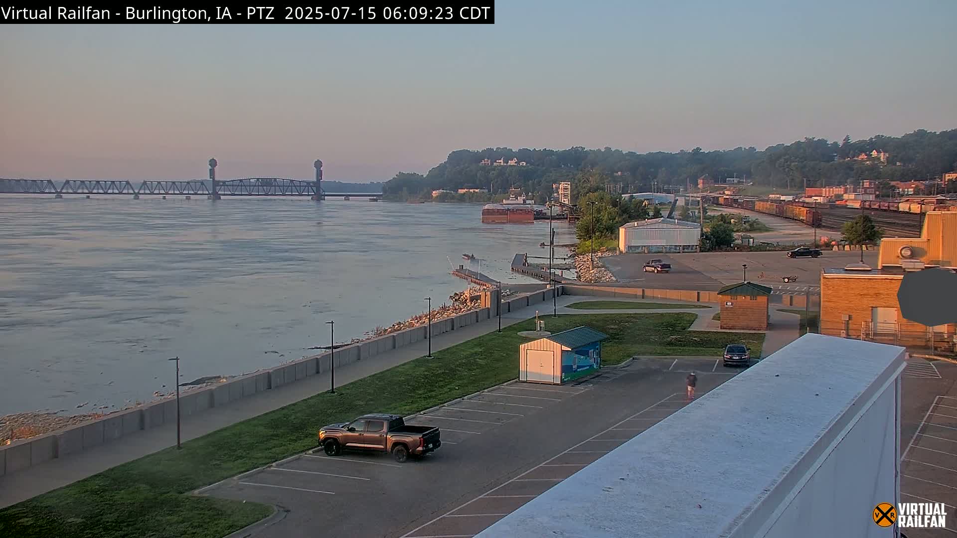 Burlington City & Mississippi River& BNSF Railway Burlington Station Live Cam - Burlington, Des Moines, Iowa, USA