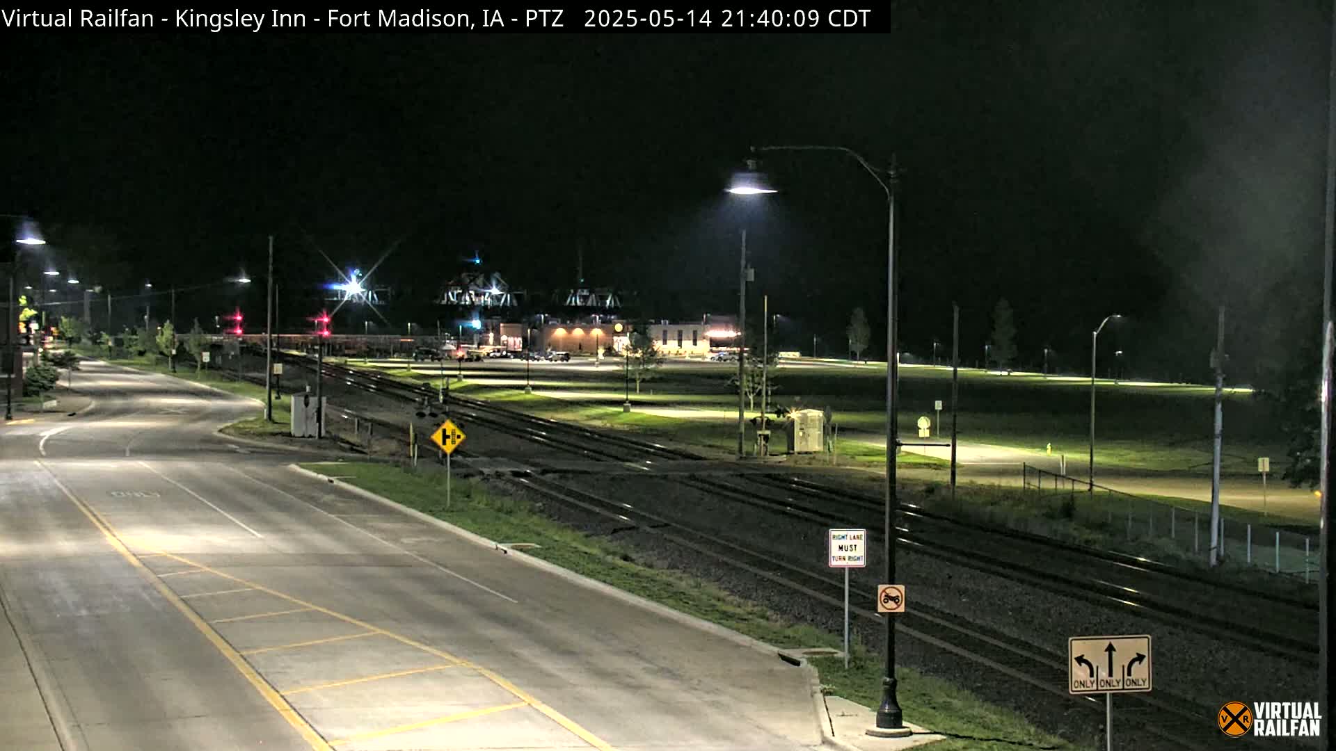 Fort Madison Bridge & Mississippi River & Fort Madison Train Amtrak Station Live Cam - Fort Madison, Lee, Iowa, USA