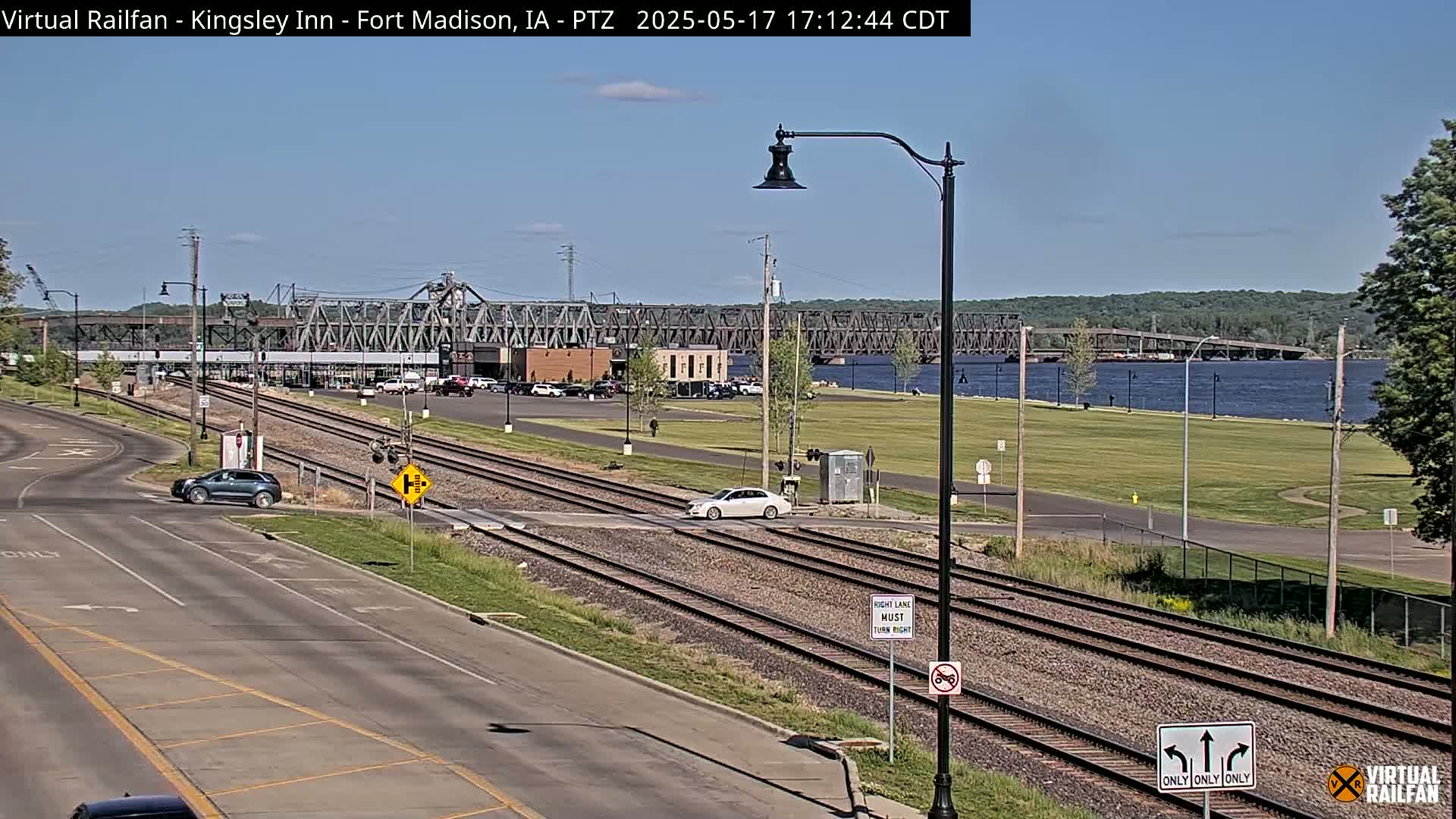 Fort Madison Bridge & Mississippi River & Fort Madison Train Amtrak Station Live Cam - Fort Madison, Lee, Iowa, USA