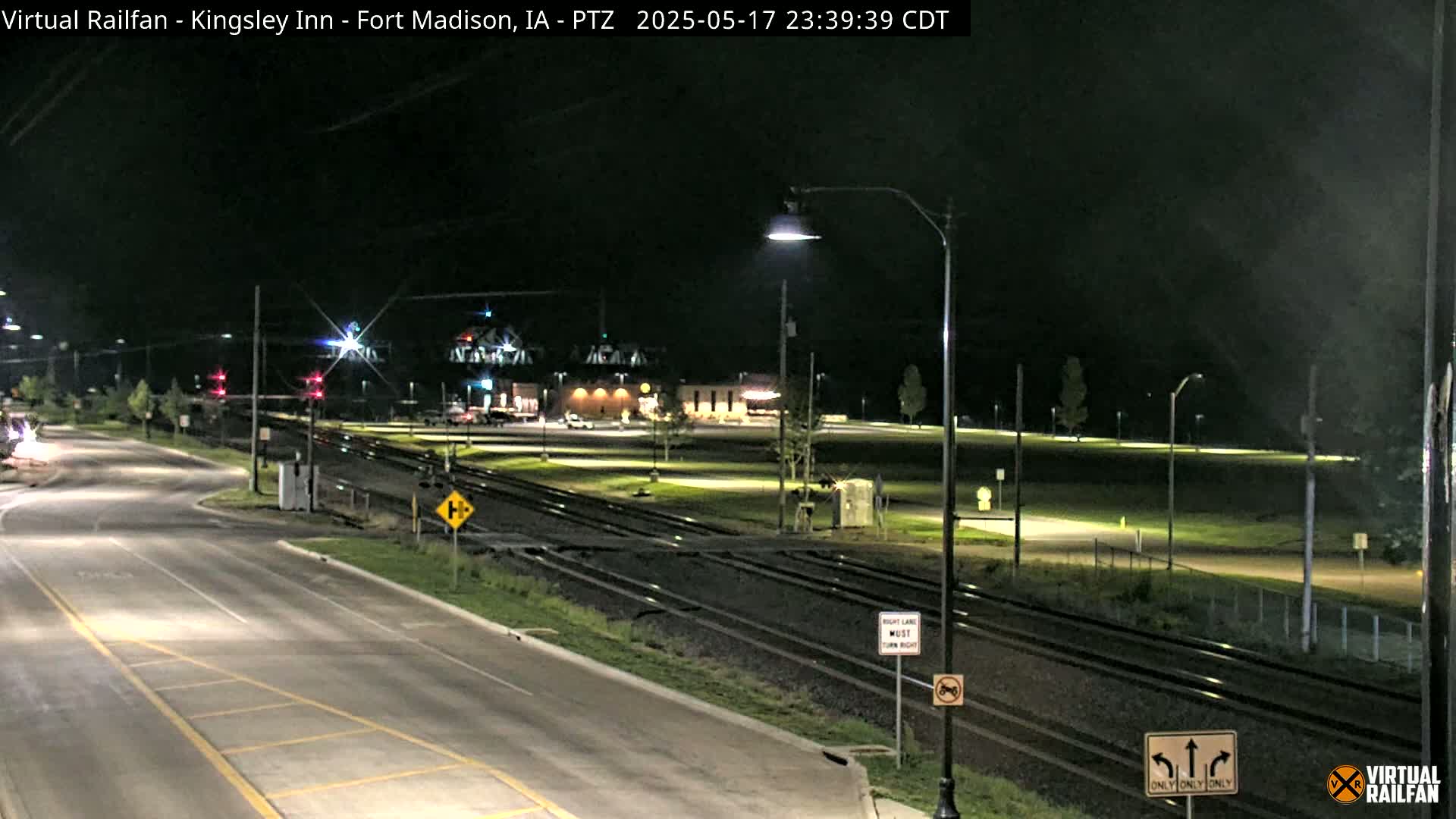 Fort Madison Bridge & Mississippi River & Fort Madison Train Amtrak Station Live Cam - Fort Madison, Lee, Iowa, USA