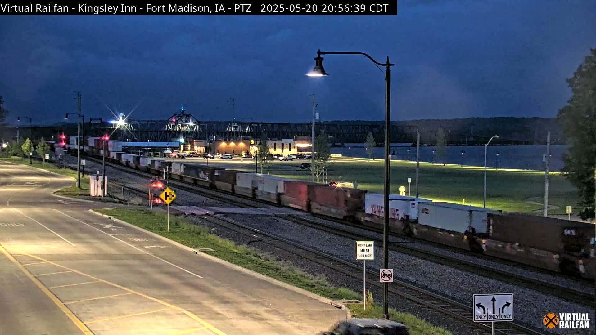 Fort Madison Bridge & Mississippi River & Fort Madison Train Amtrak Station Live Cam - Fort Madison, Lee, Iowa, USA