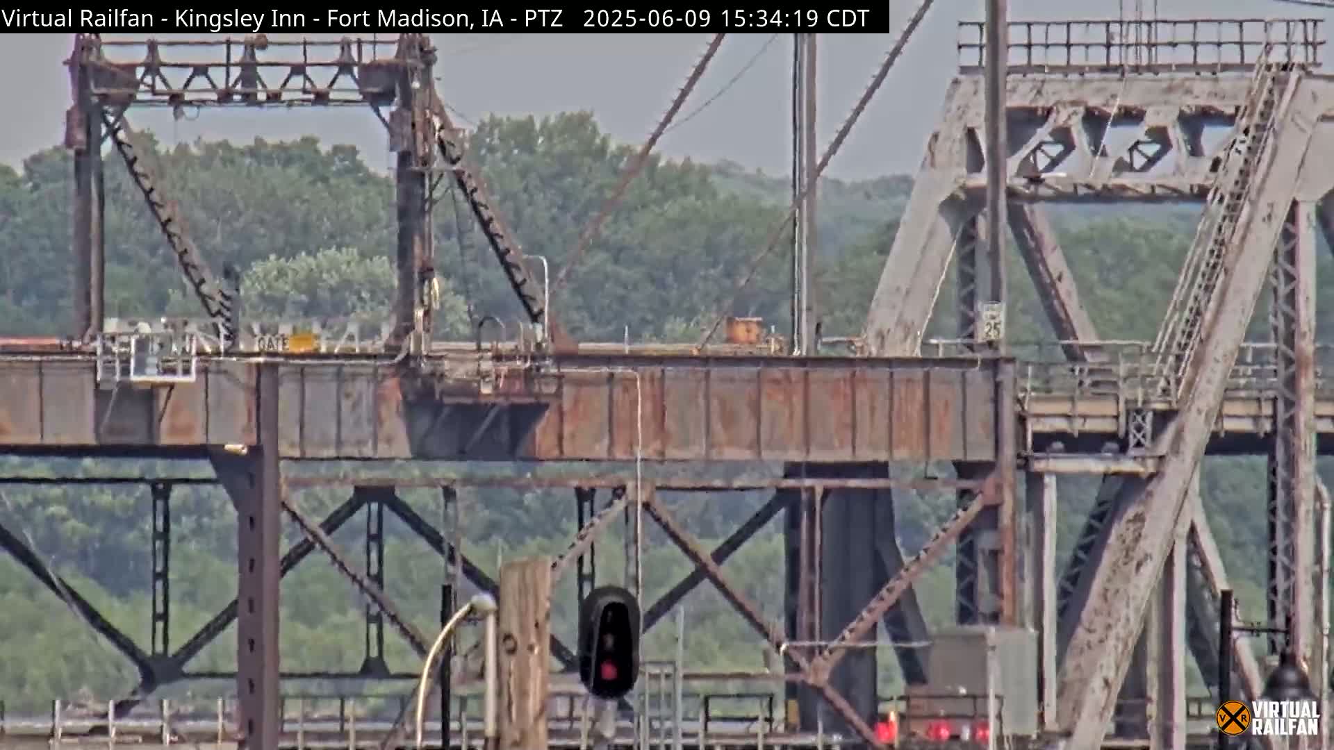 Fort Madison Bridge & Mississippi River & Fort Madison Train Amtrak Station Live Cam - Fort Madison, Lee, Iowa, USA