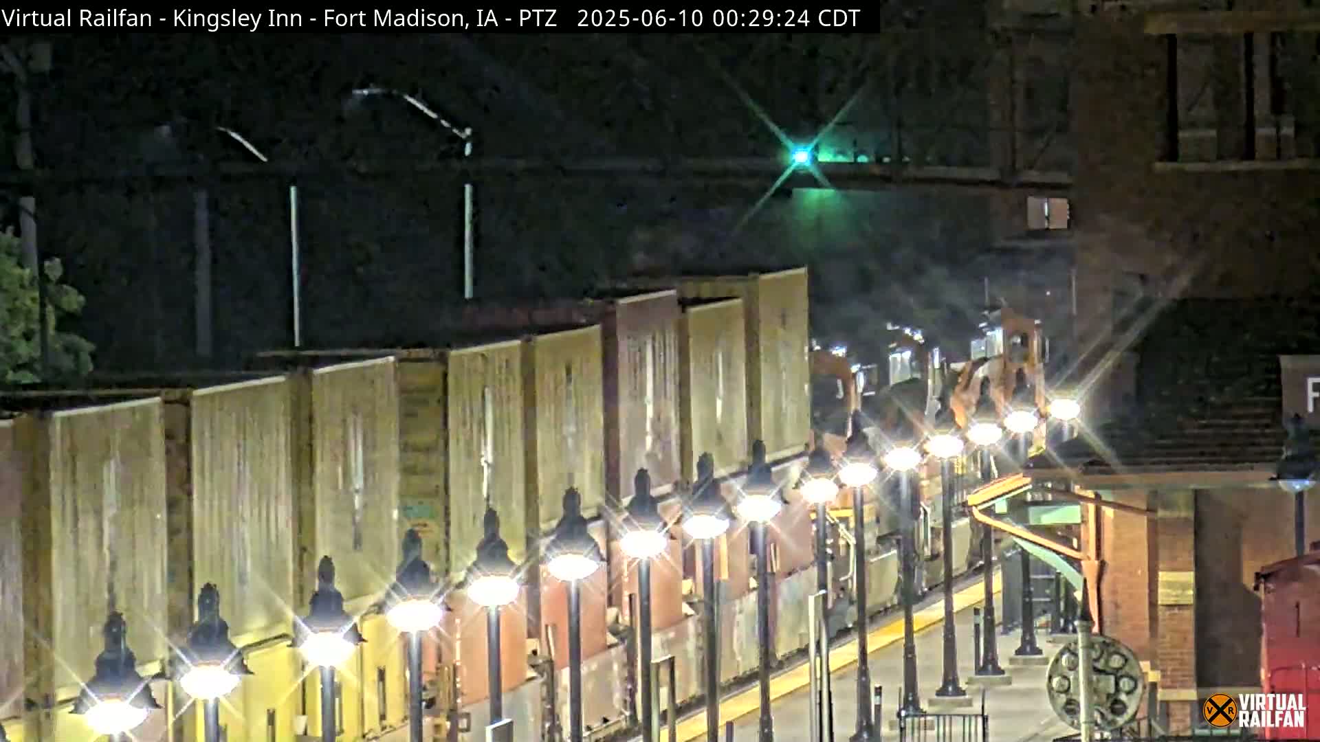 Fort Madison Bridge & Mississippi River & Fort Madison Train Amtrak Station Live Cam - Fort Madison, Lee, Iowa, USA