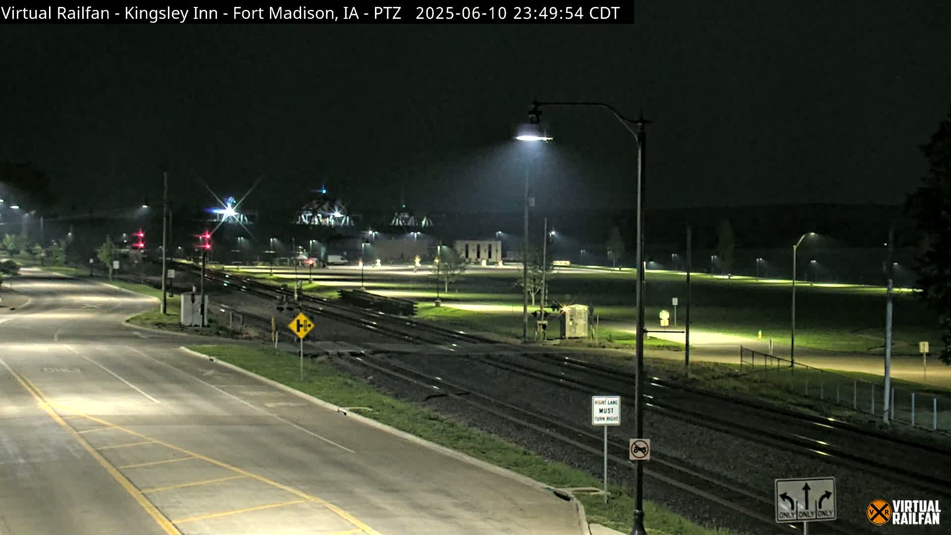 Fort Madison Bridge & Mississippi River & Fort Madison Train Amtrak Station Live Cam - Fort Madison, Lee, Iowa, USA