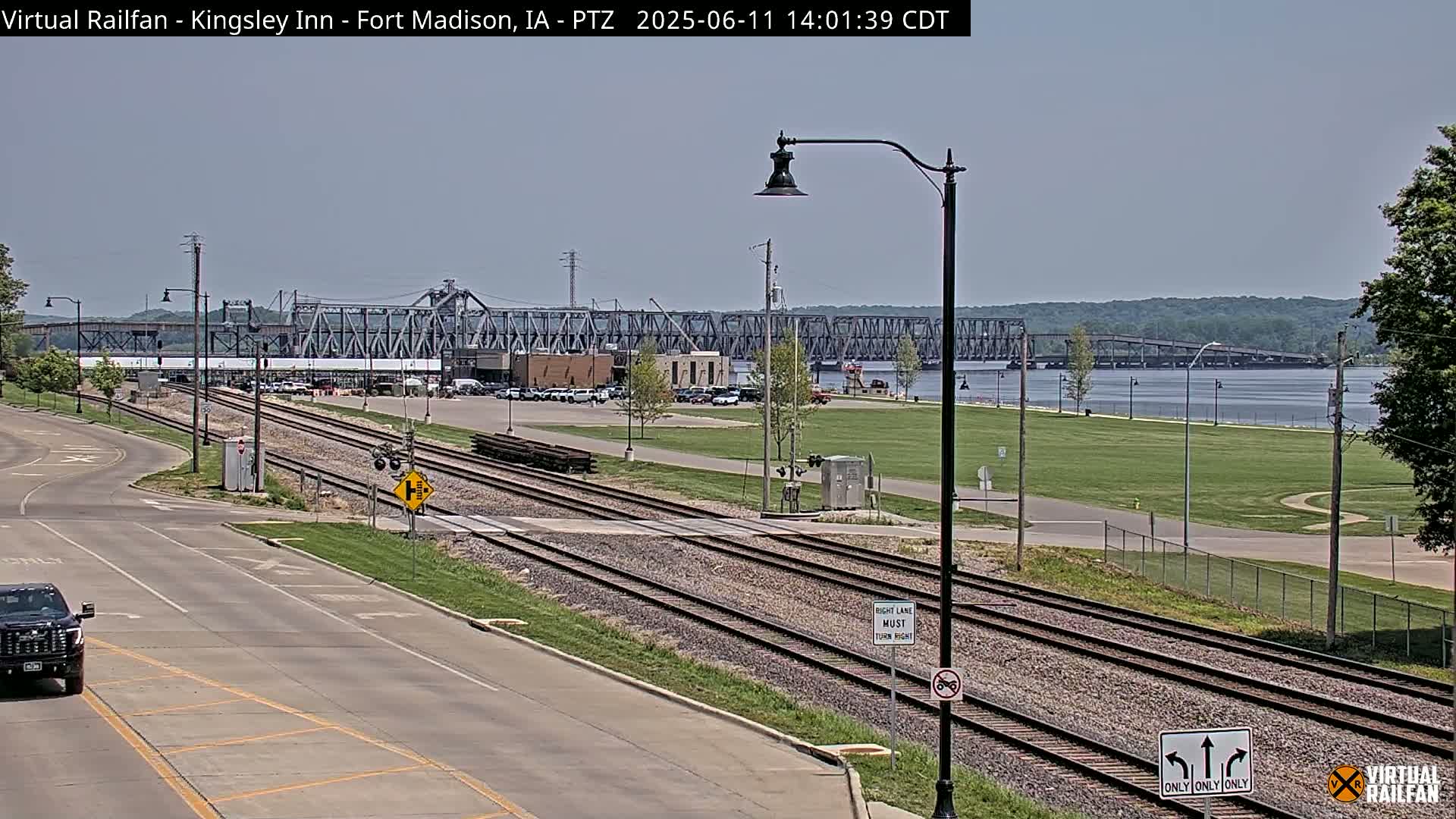 Fort Madison Bridge & Mississippi River & Fort Madison Train Amtrak Station Live Cam - Fort Madison, Lee, Iowa, USA